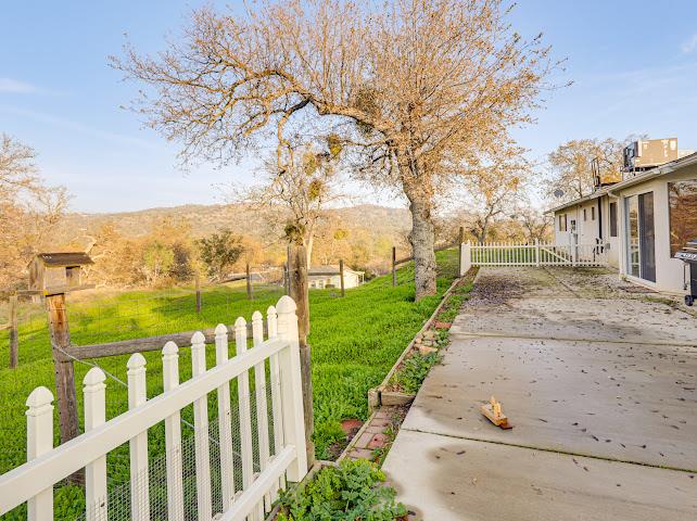 42485 John Muir Dr, Coarsegold, CA 93614