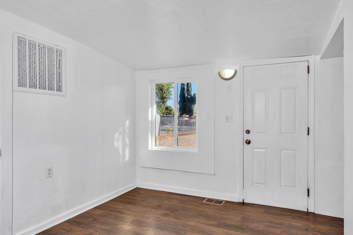 710 S G St, Madera, CA 93637