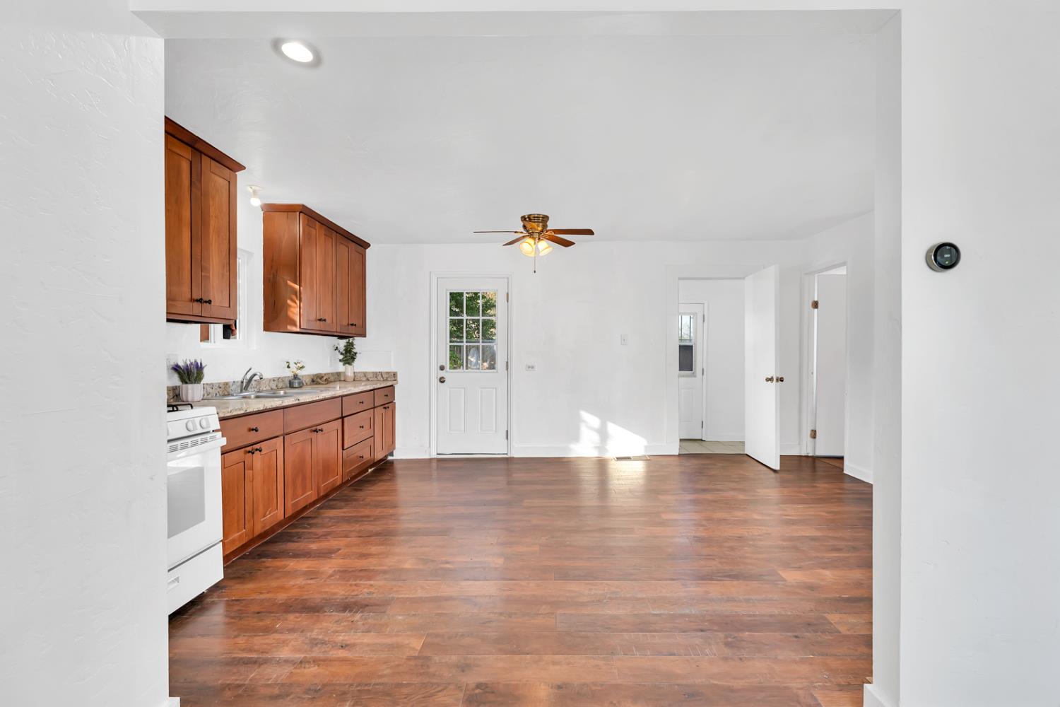 710 S G St, Madera, CA 93637