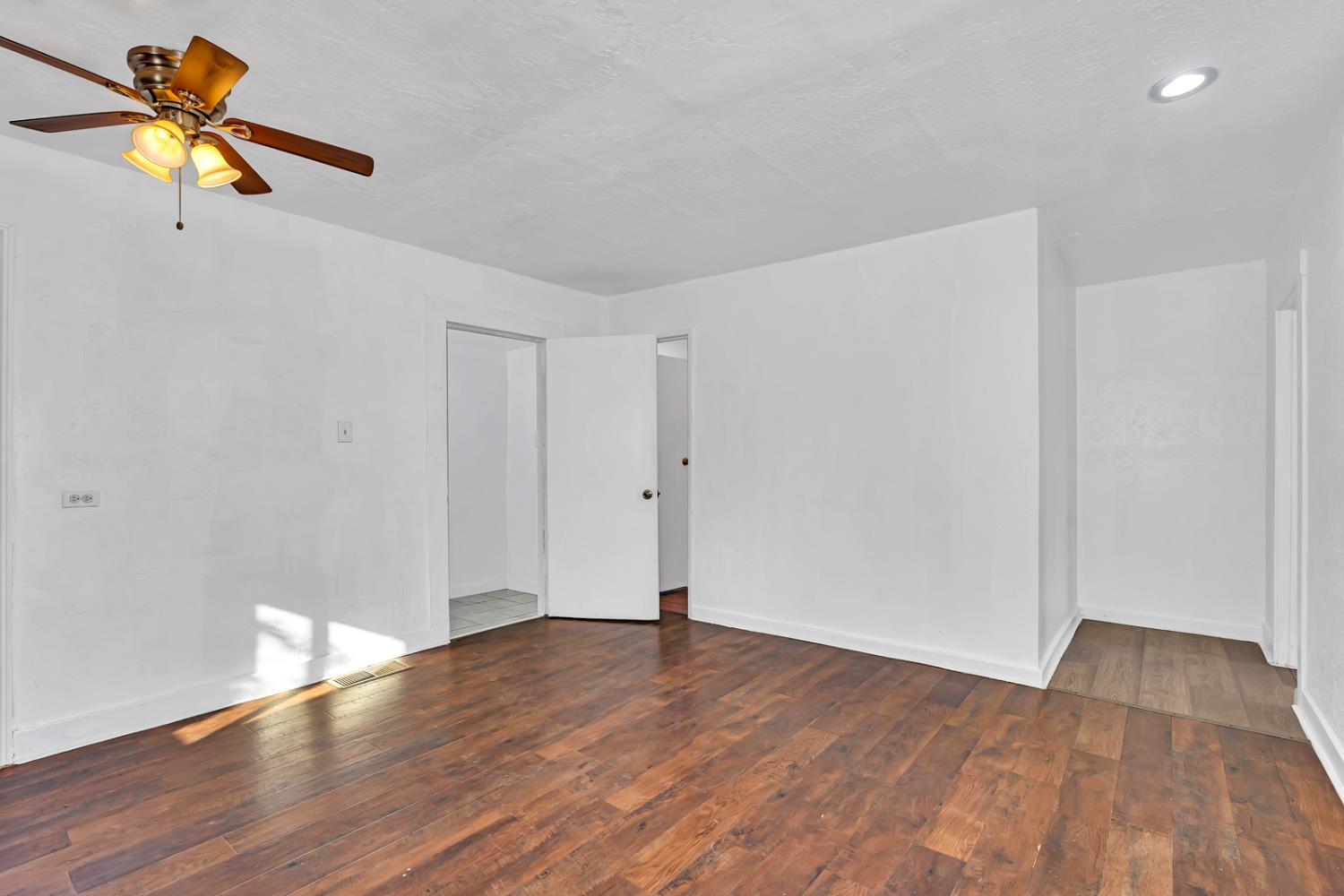 710 S G St, Madera, CA 93637