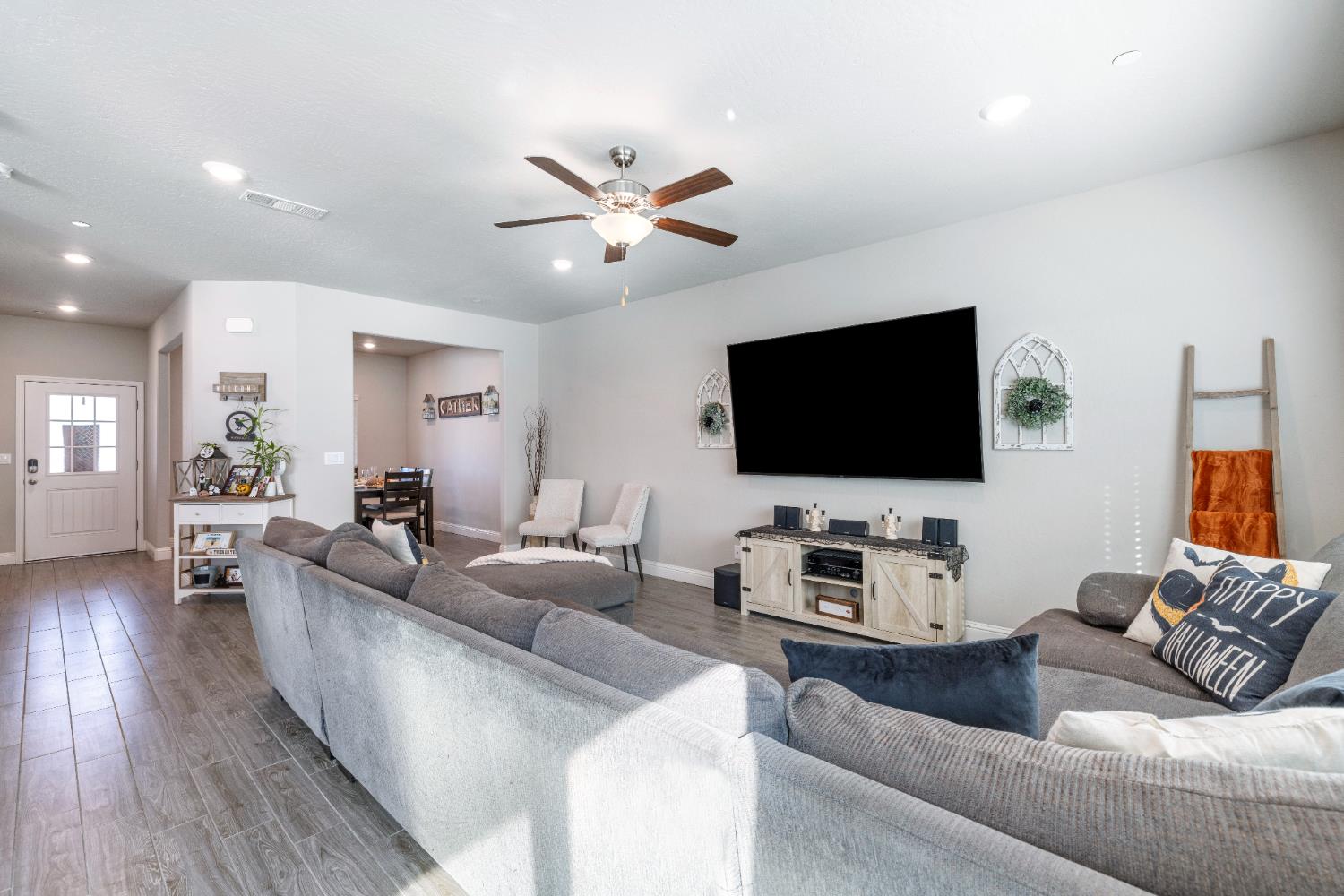 6157 E Garland Ave, Fresno, CA 93727