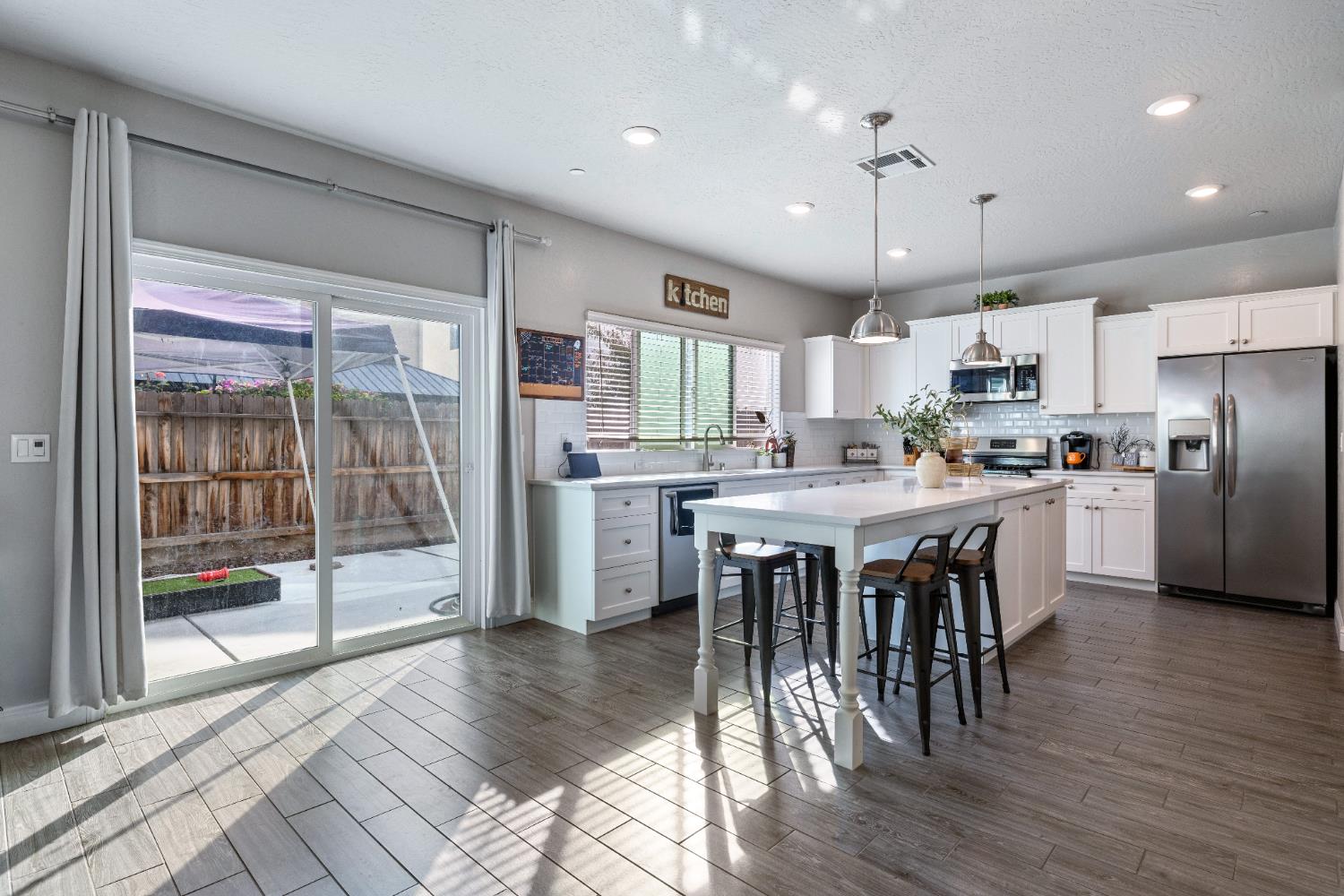 6157 E Garland Ave, Fresno, CA 93727