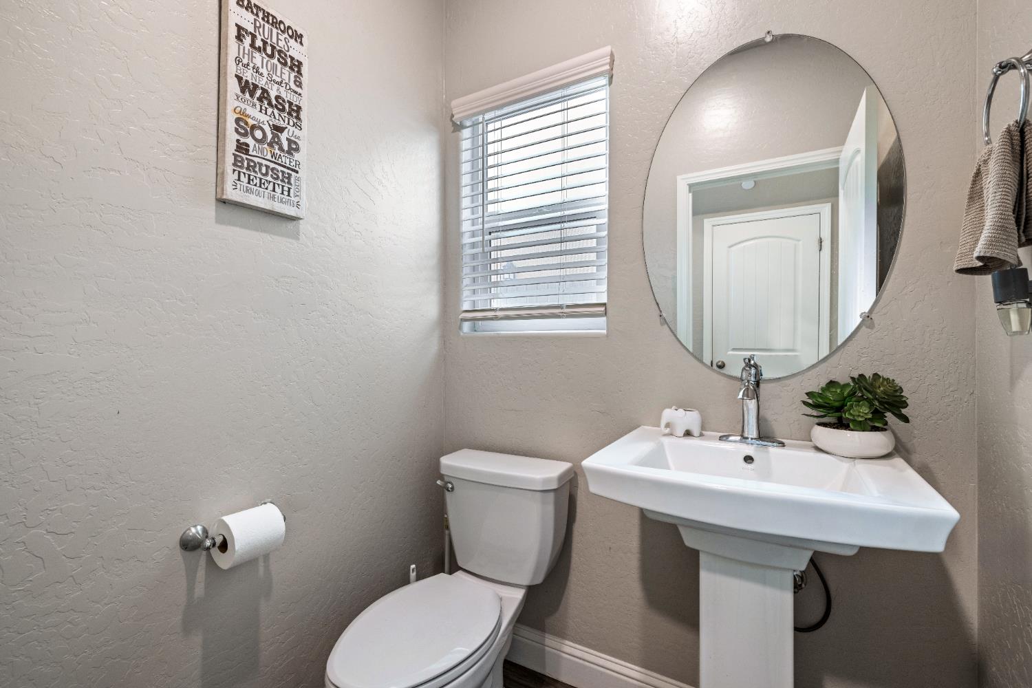 6157 E Garland Ave, Fresno, CA 93727