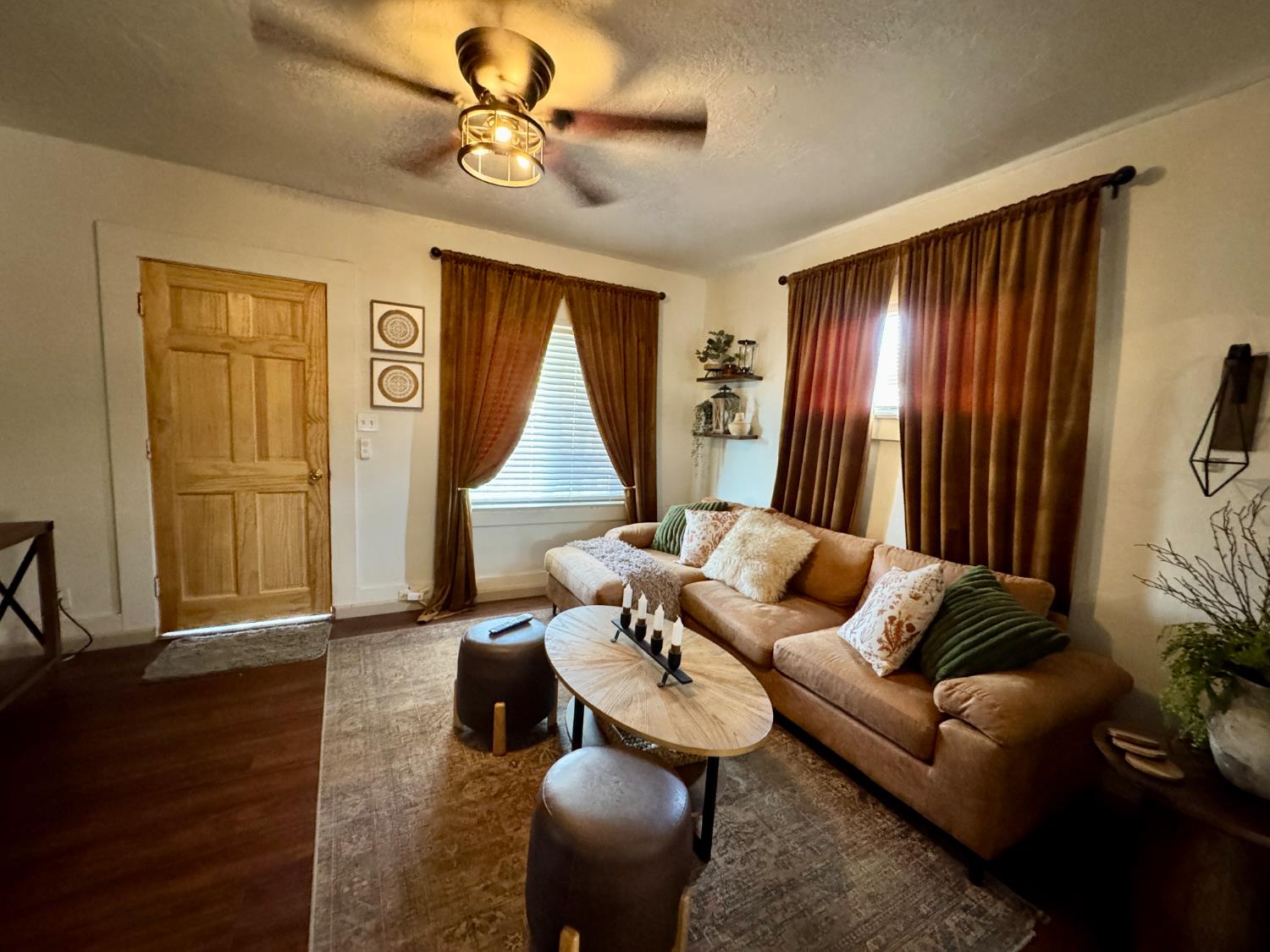 601 I St, Sanger, CA 93657