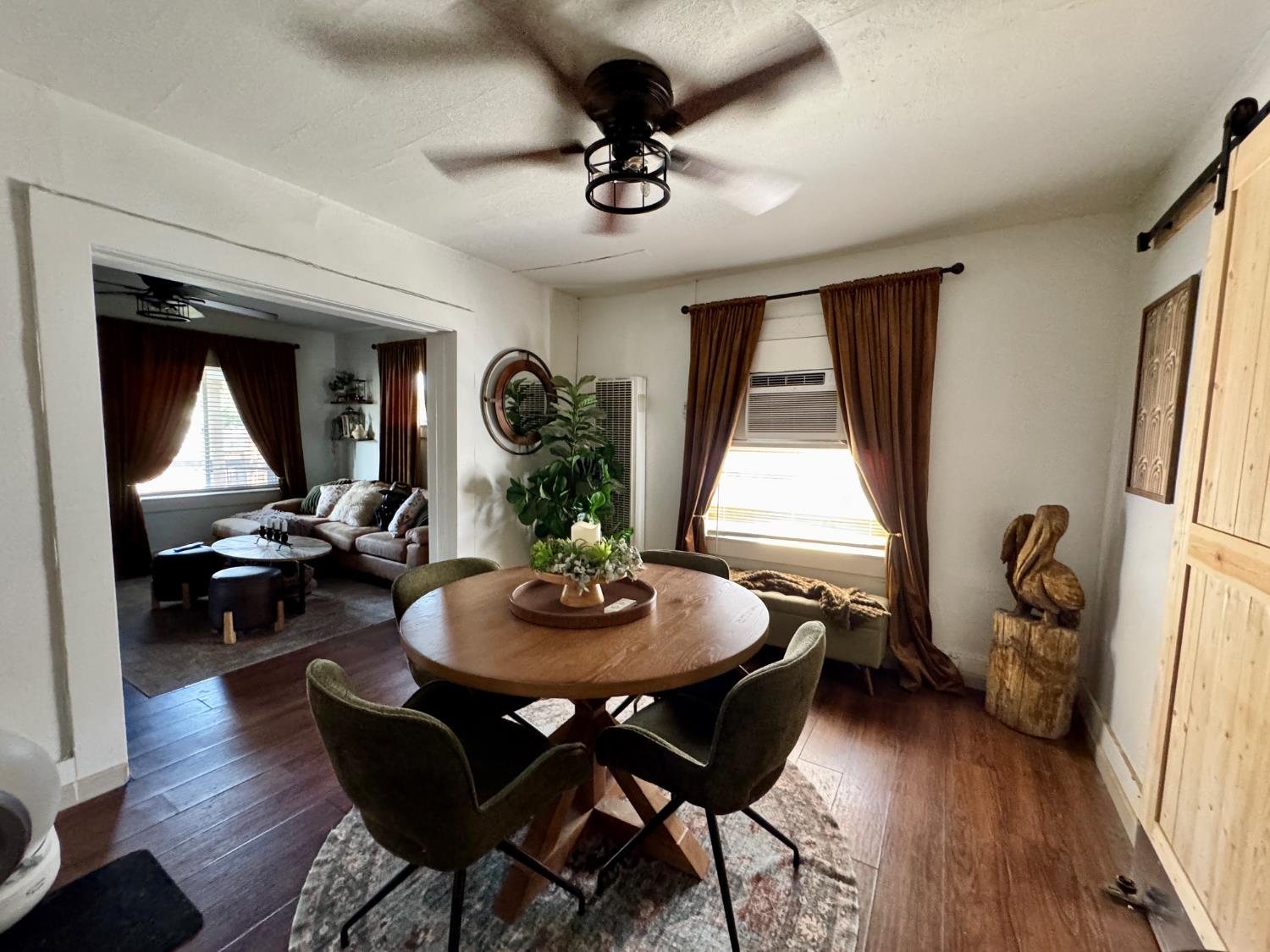 601 I St, Sanger, CA 93657