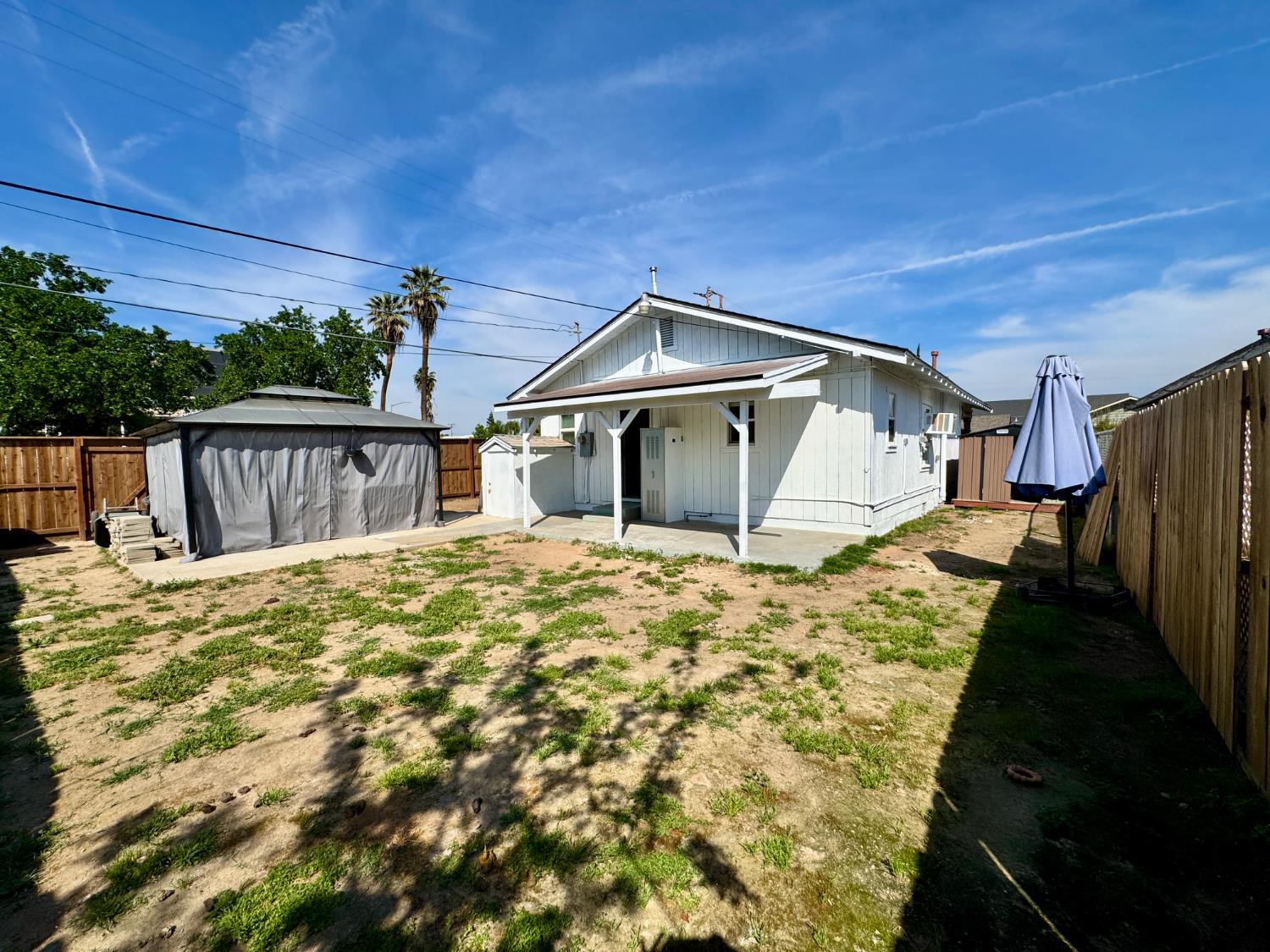 601 I St, Sanger, CA 93657