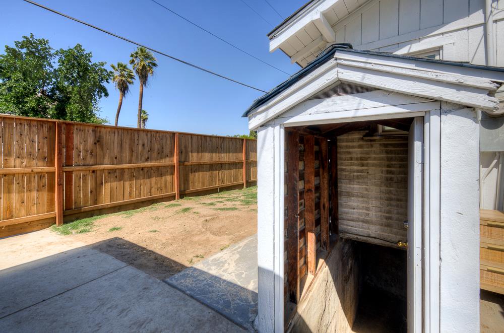 601 I St, Sanger, CA 93657