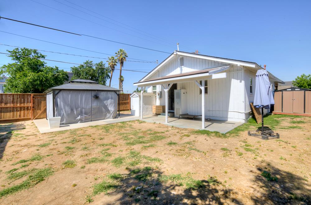 601 I St, Sanger, CA 93657