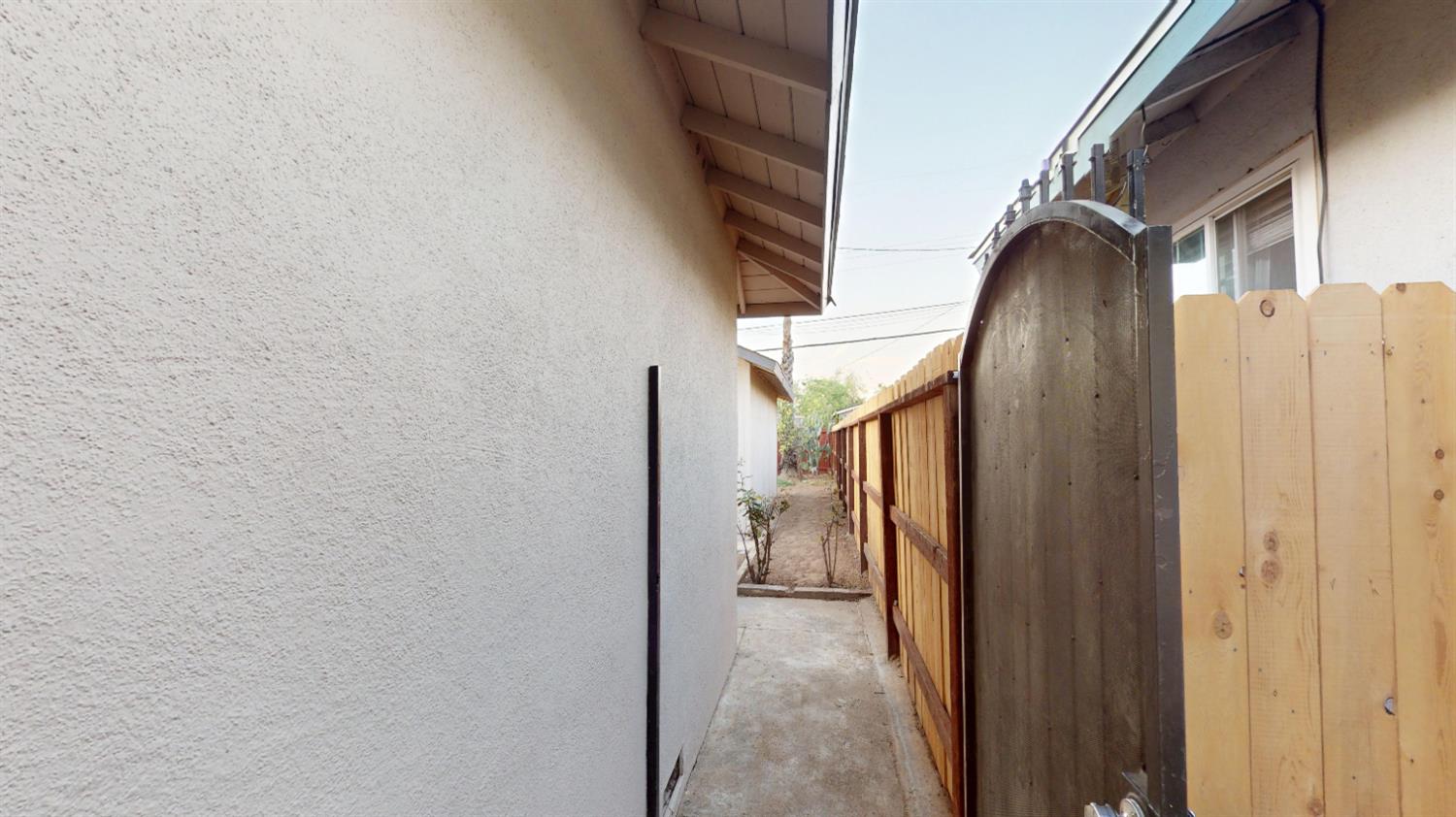 1536 W University Ave, Fresno, CA 93705