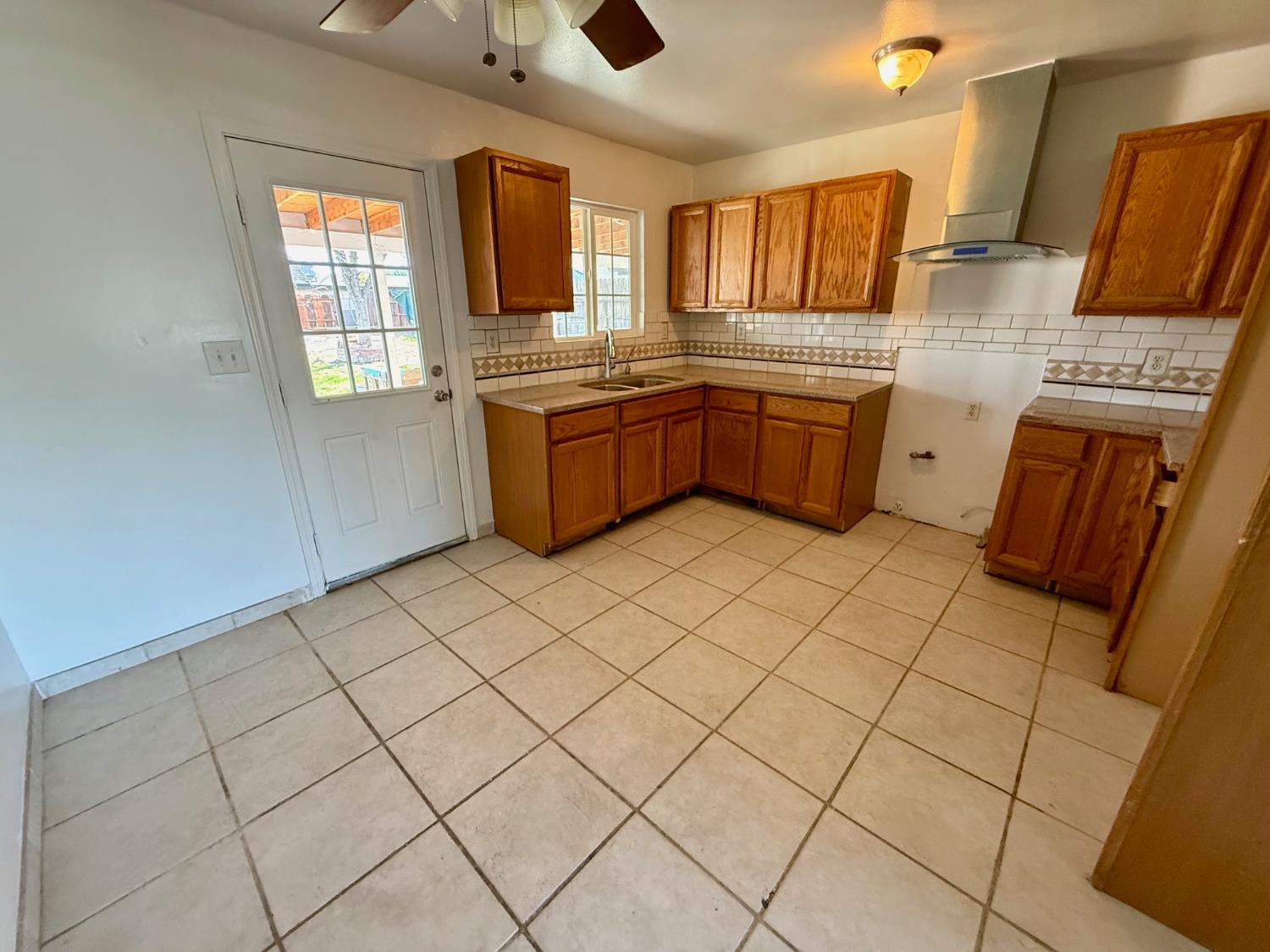 1272 Bullard Ave, Clovis, CA 93612