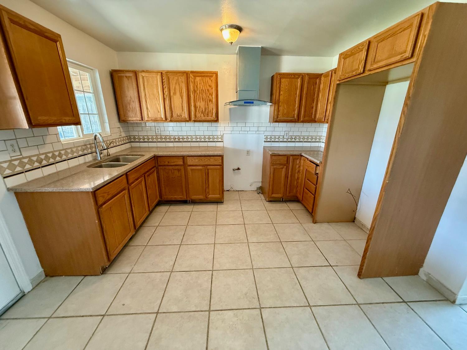 1272 Bullard Ave, Clovis, CA 93612