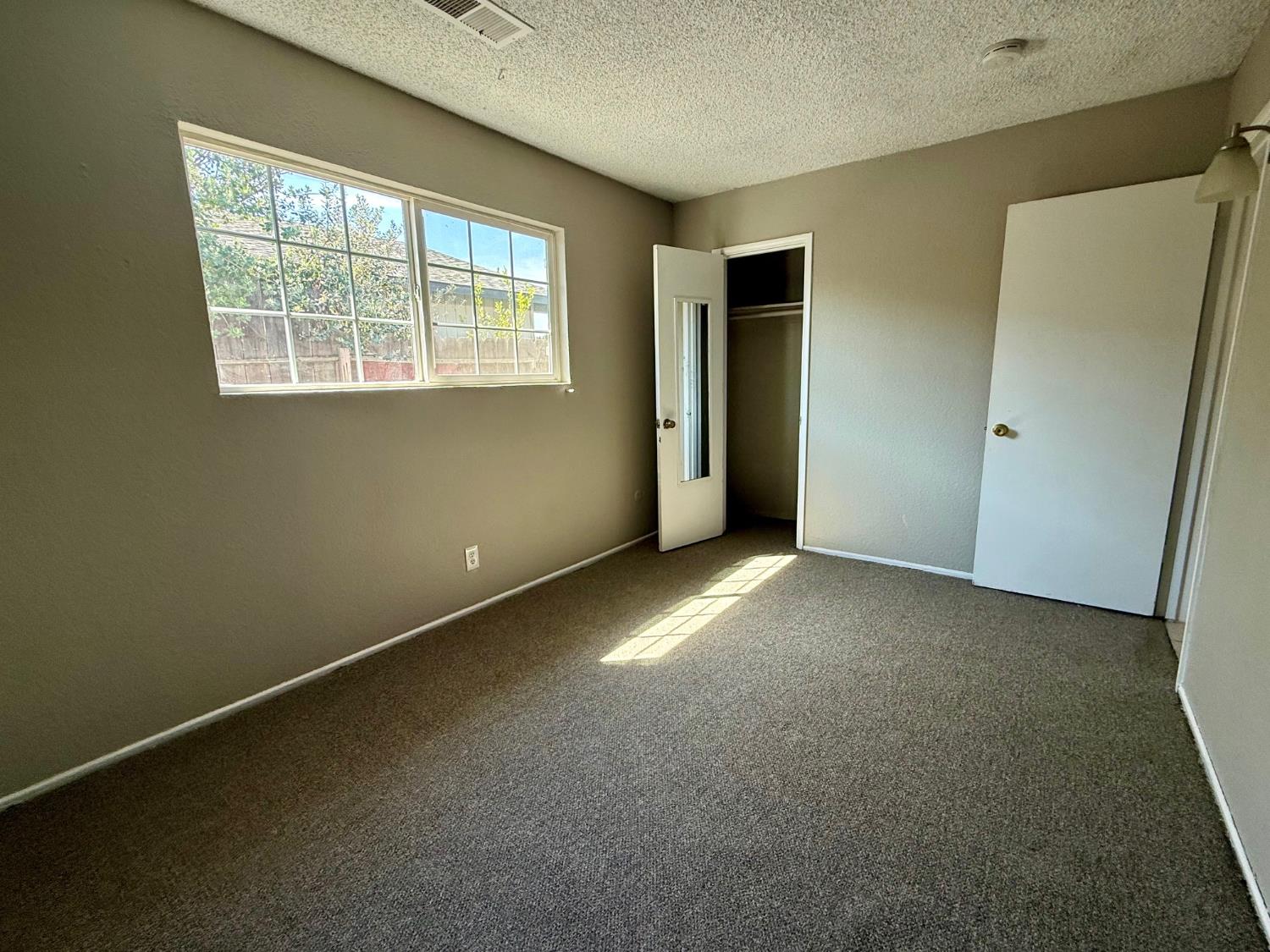 1272 Bullard Ave, Clovis, CA 93612