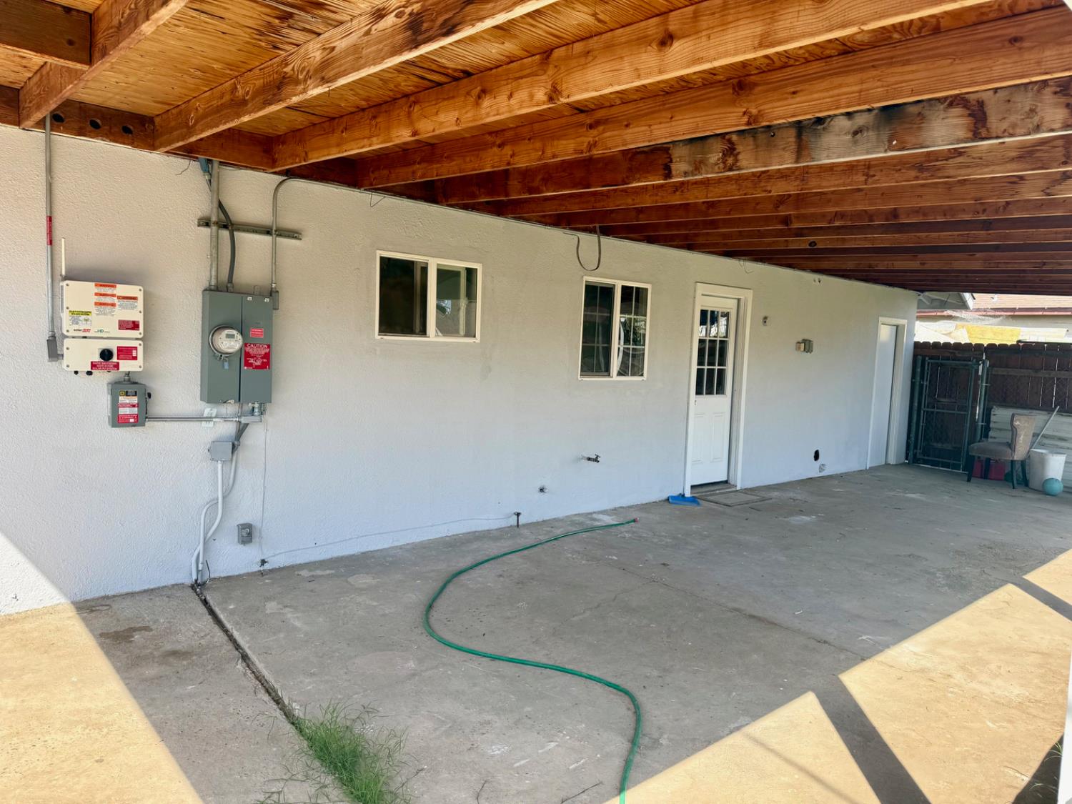 1272 Bullard Ave, Clovis, CA 93612