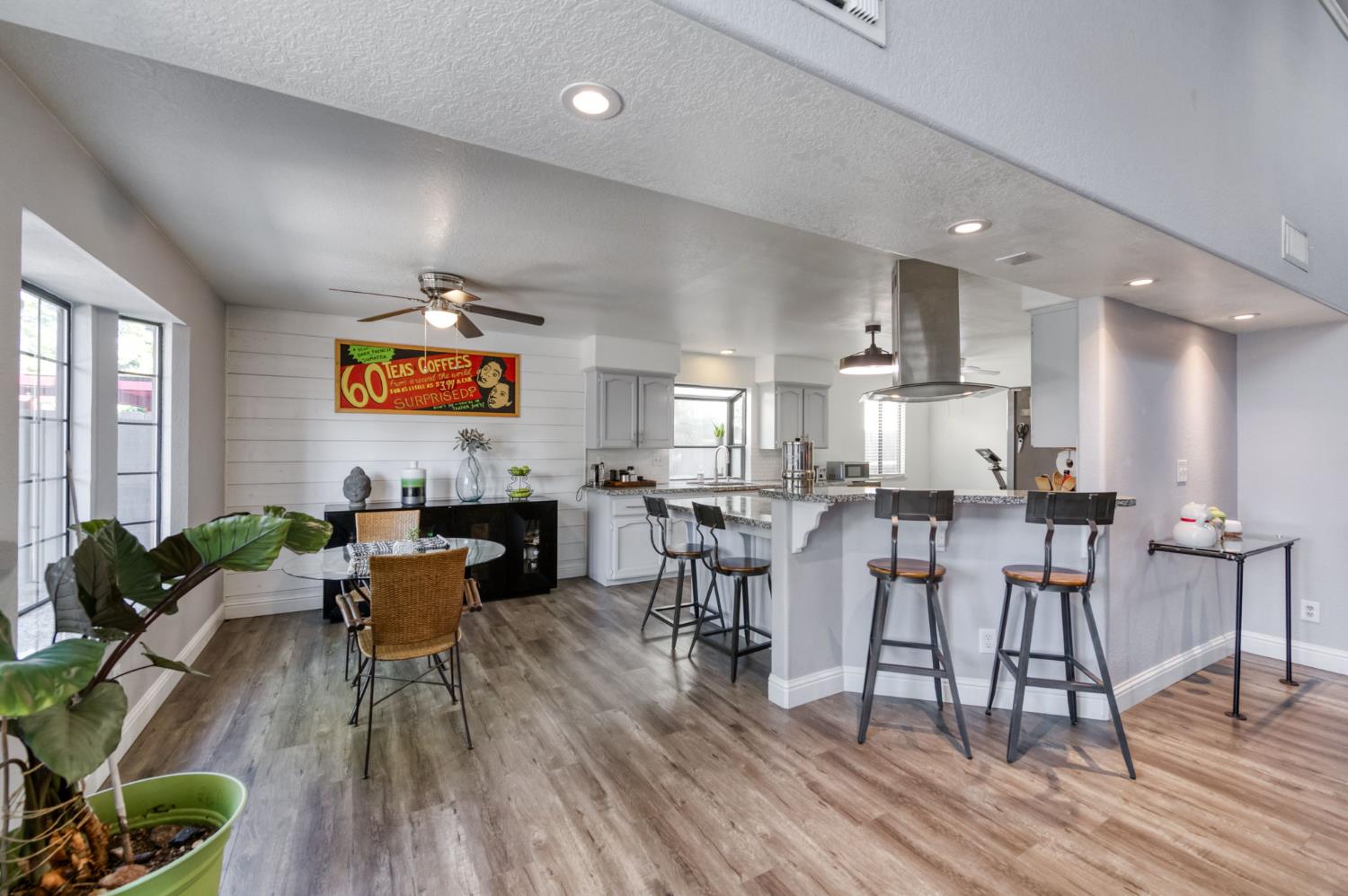 521 E Alluvial Ave, Fresno, CA 93720