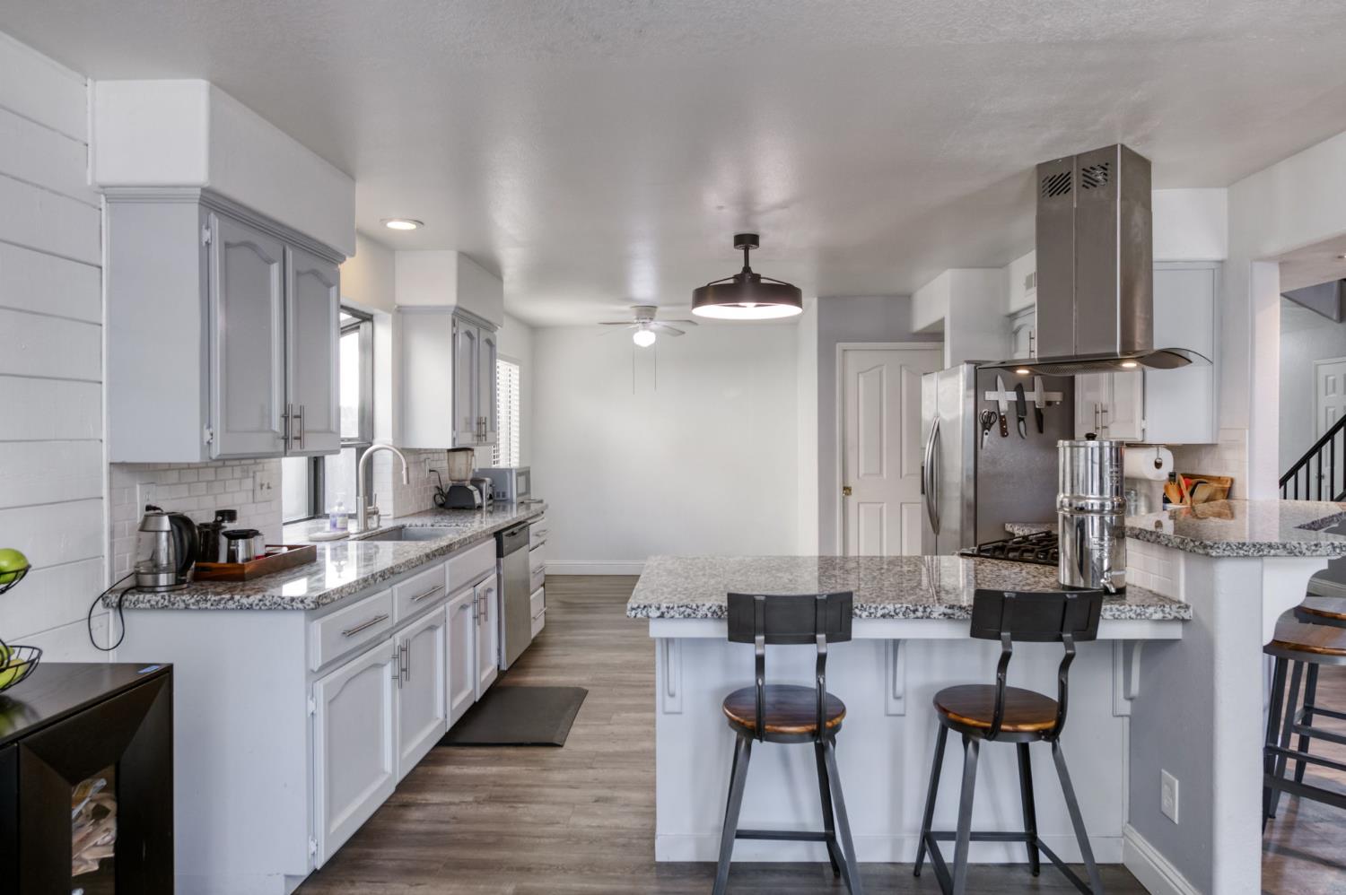 521 E Alluvial Ave, Fresno, CA 93720