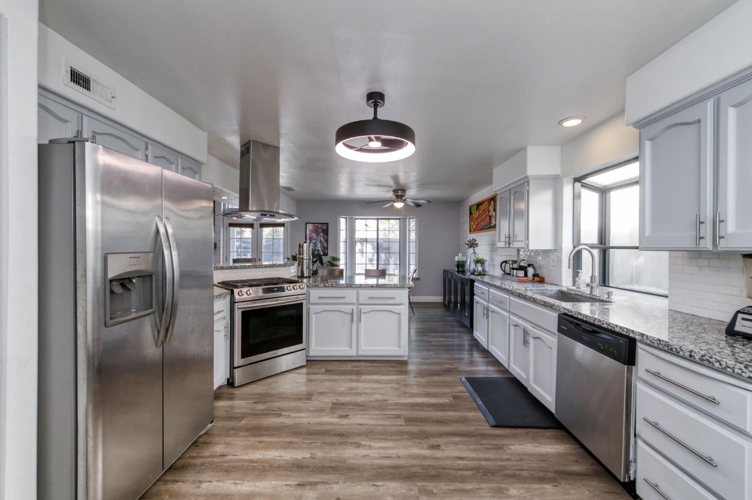 521 E Alluvial Ave, Fresno, CA 93720