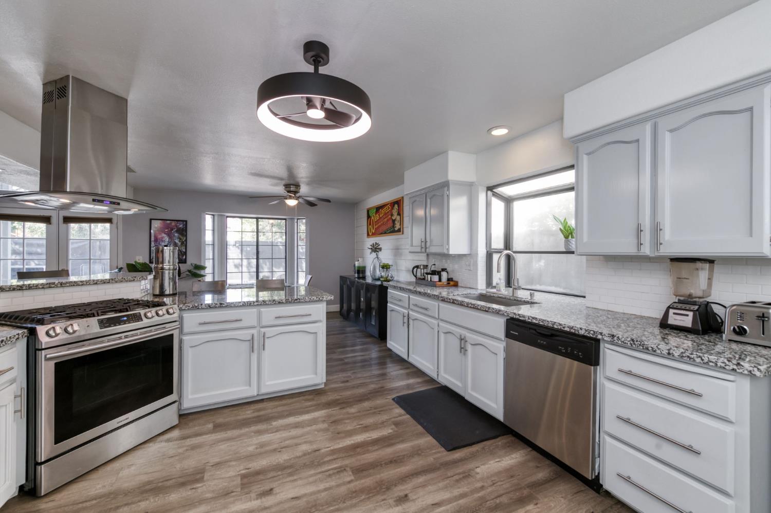 521 E Alluvial Ave, Fresno, CA 93720