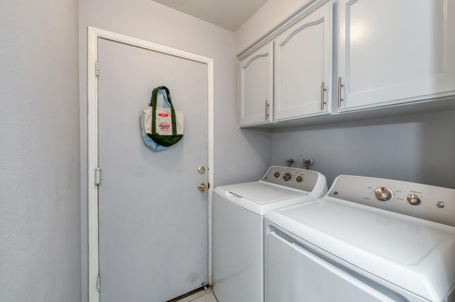 521 E Alluvial Ave, Fresno, CA 93720