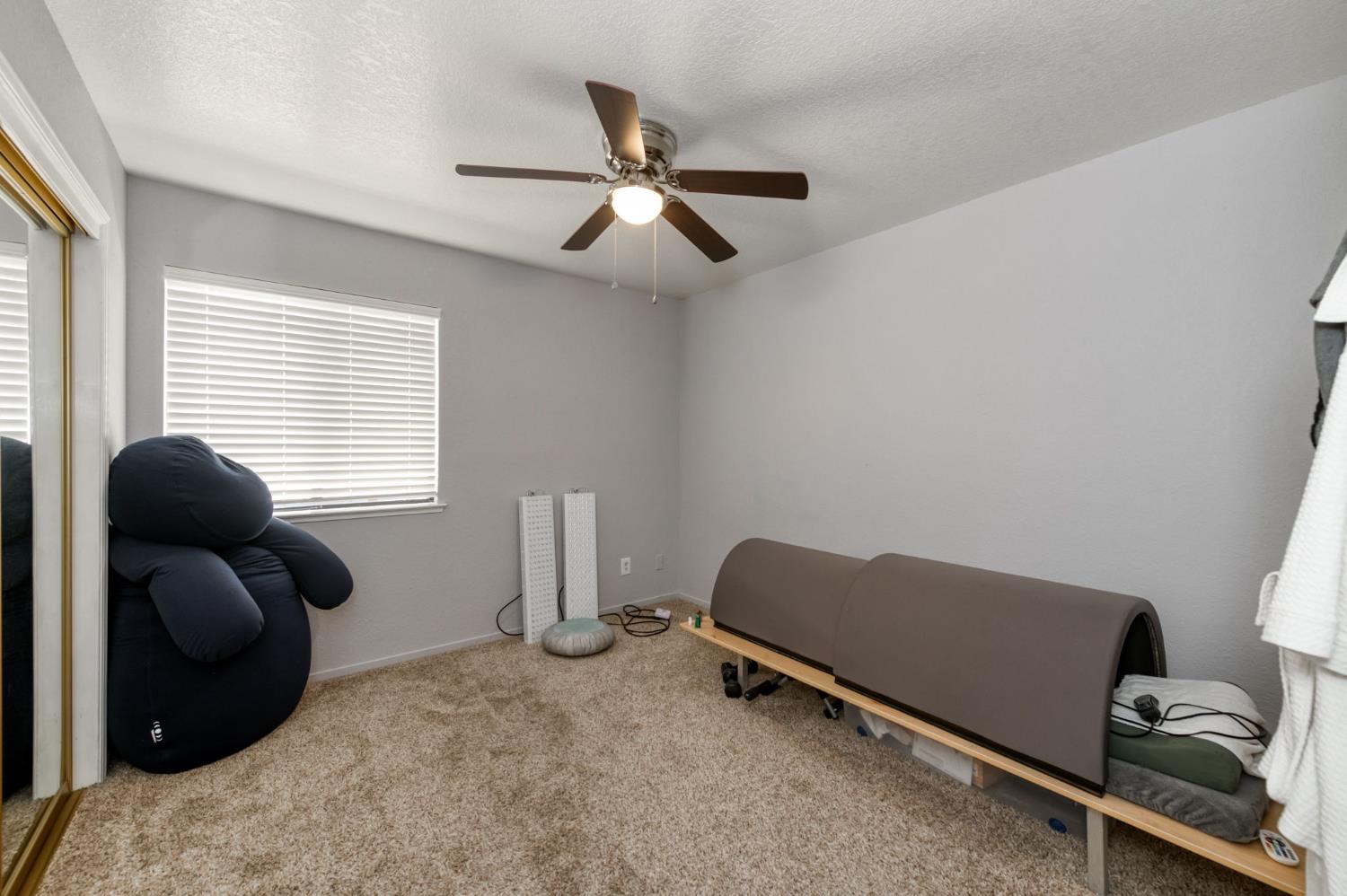 521 E Alluvial Ave, Fresno, CA 93720