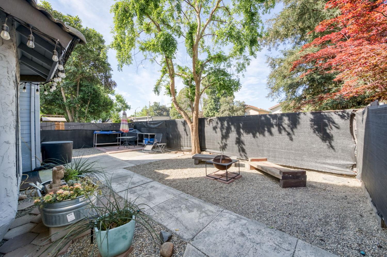 521 E Alluvial Ave, Fresno, CA 93720