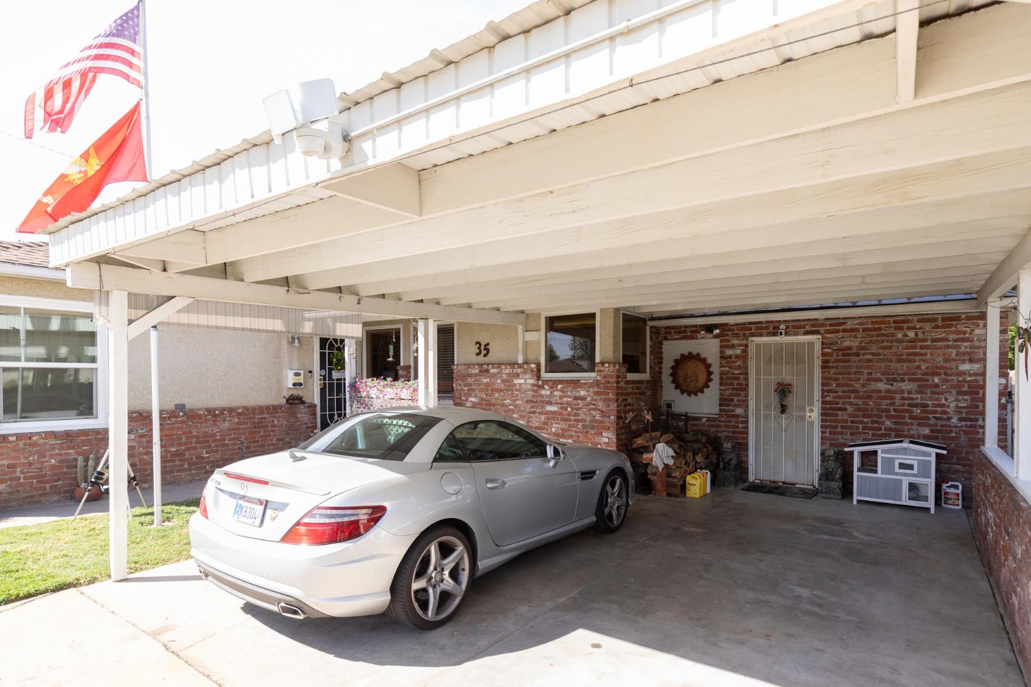 35 E Garland Ave, Fresno, CA 93704