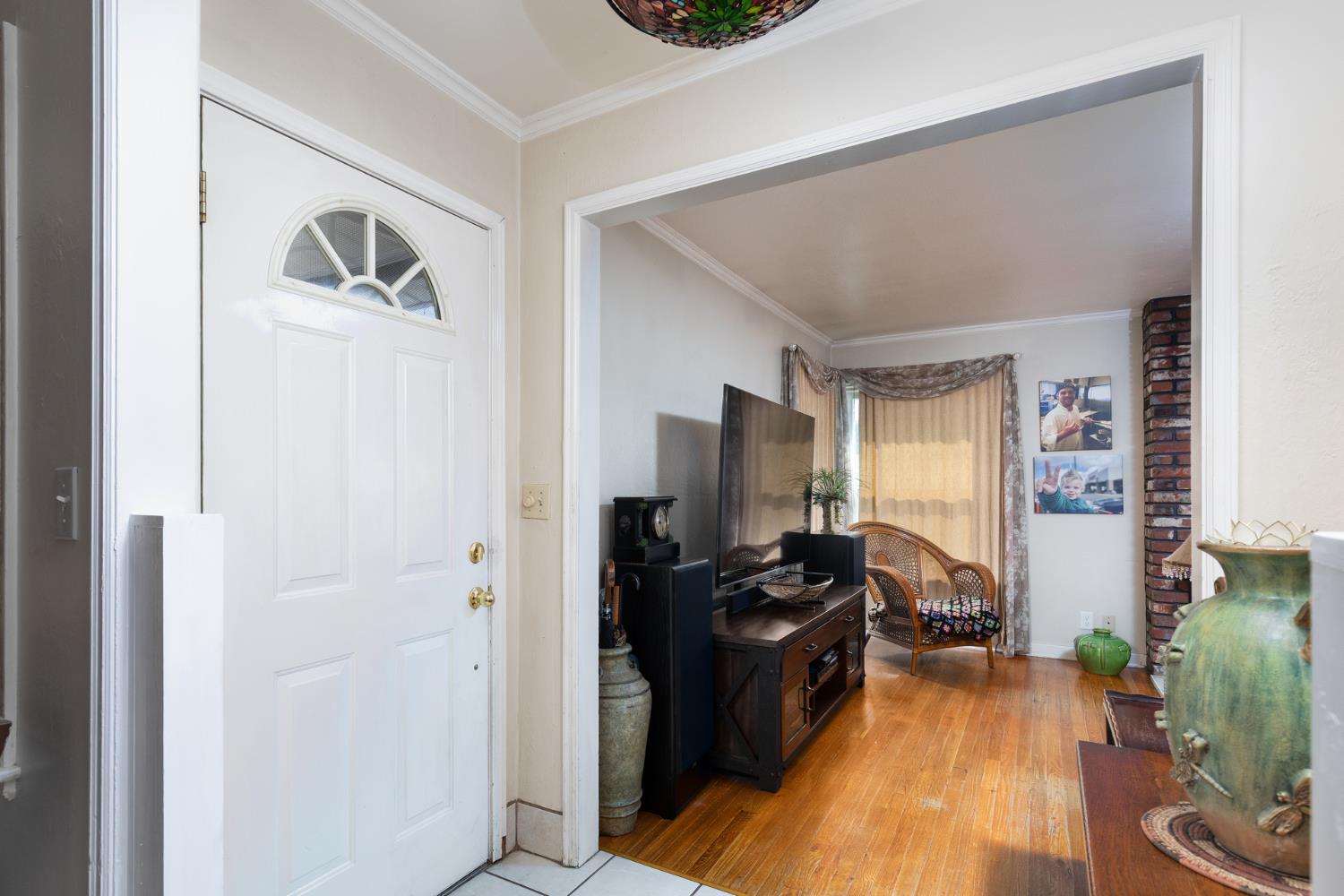 35 E Garland Ave, Fresno, CA 93704