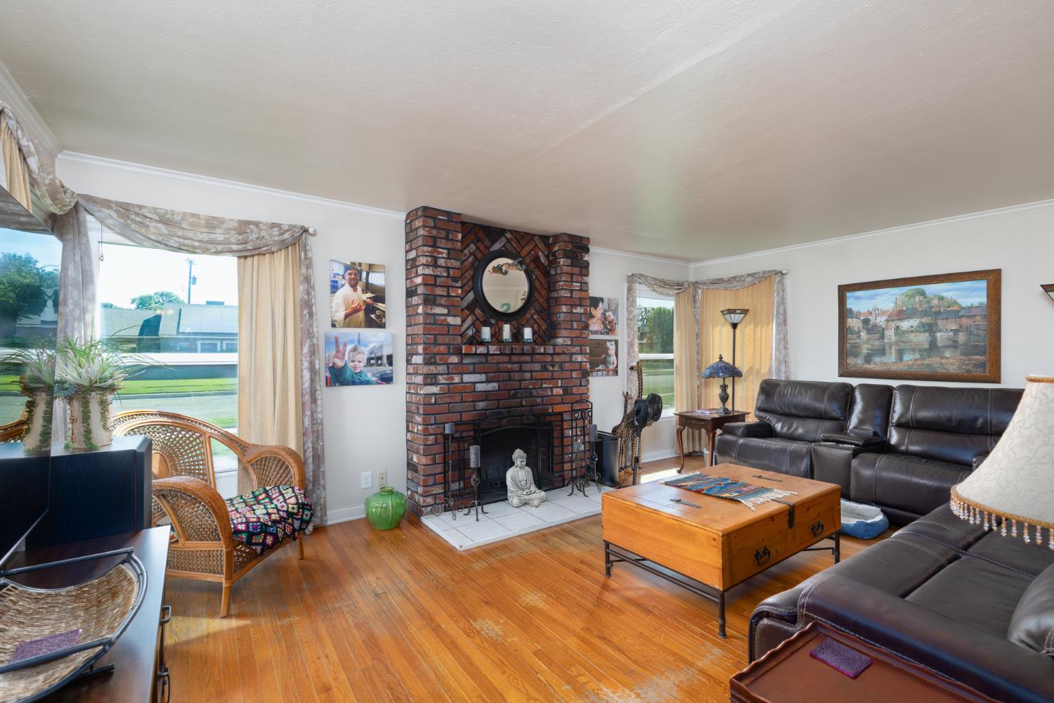 35 E Garland Ave, Fresno, CA 93704