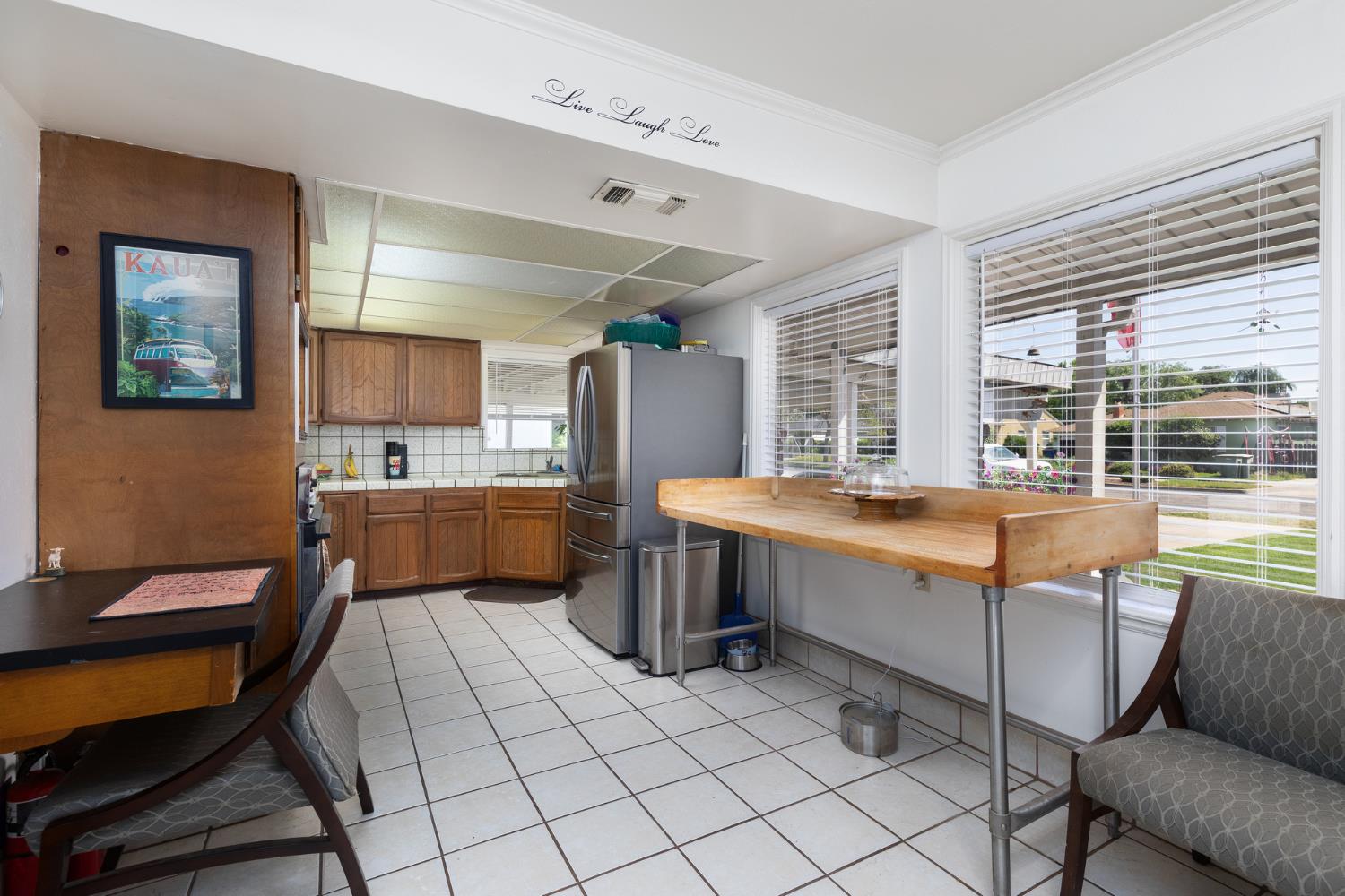 35 E Garland Ave, Fresno, CA 93704