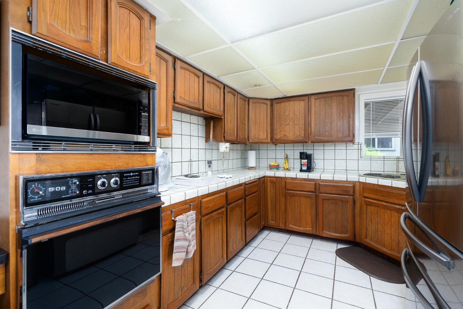 35 E Garland Ave, Fresno, CA 93704