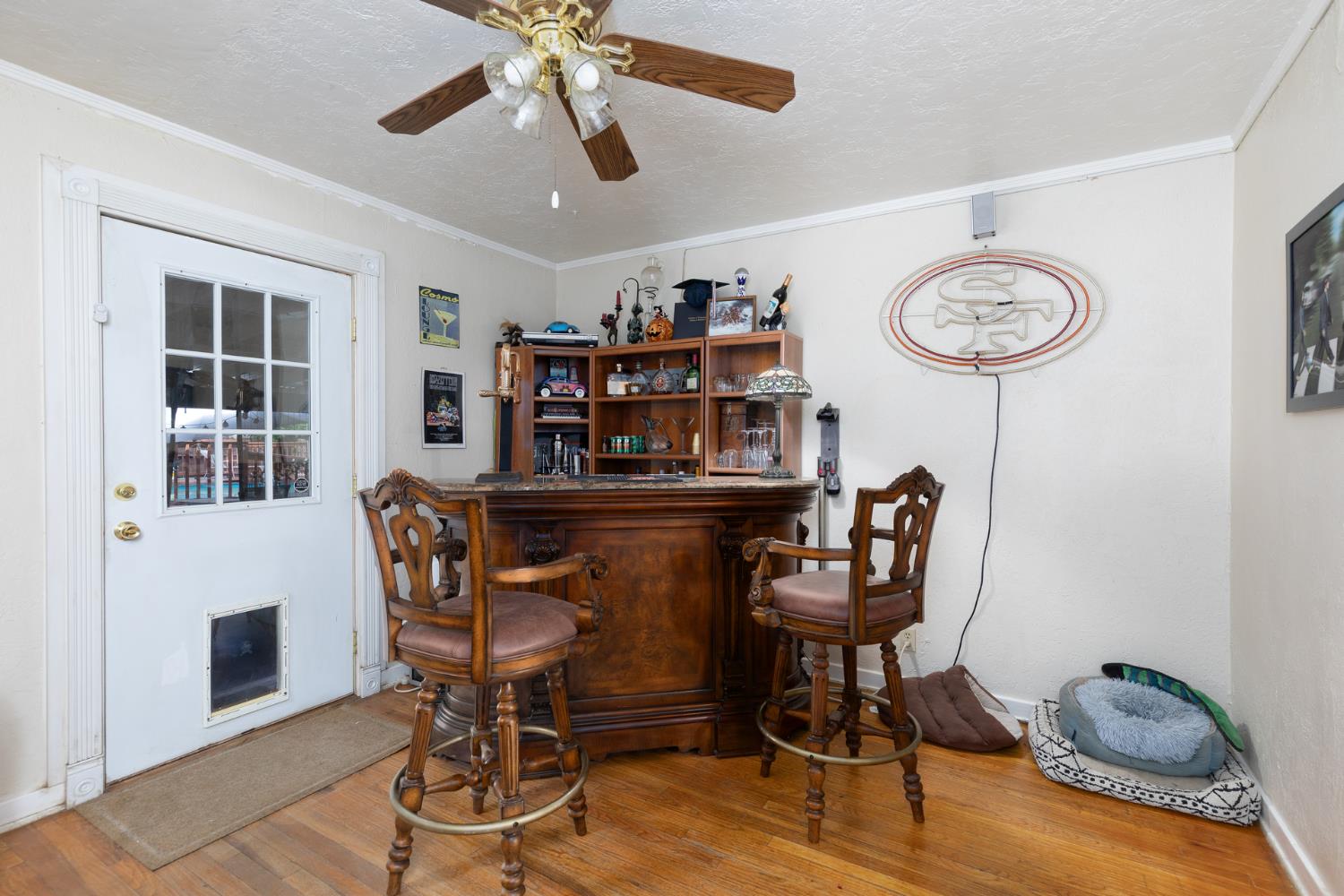 35 E Garland Ave, Fresno, CA 93704