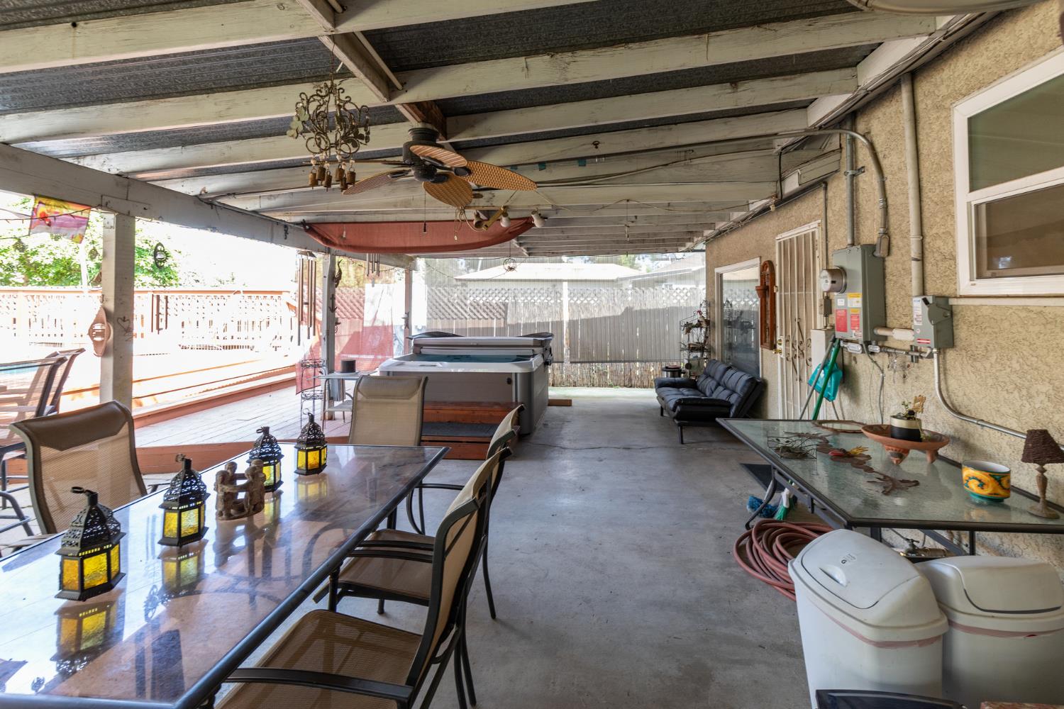 35 E Garland Ave, Fresno, CA 93704