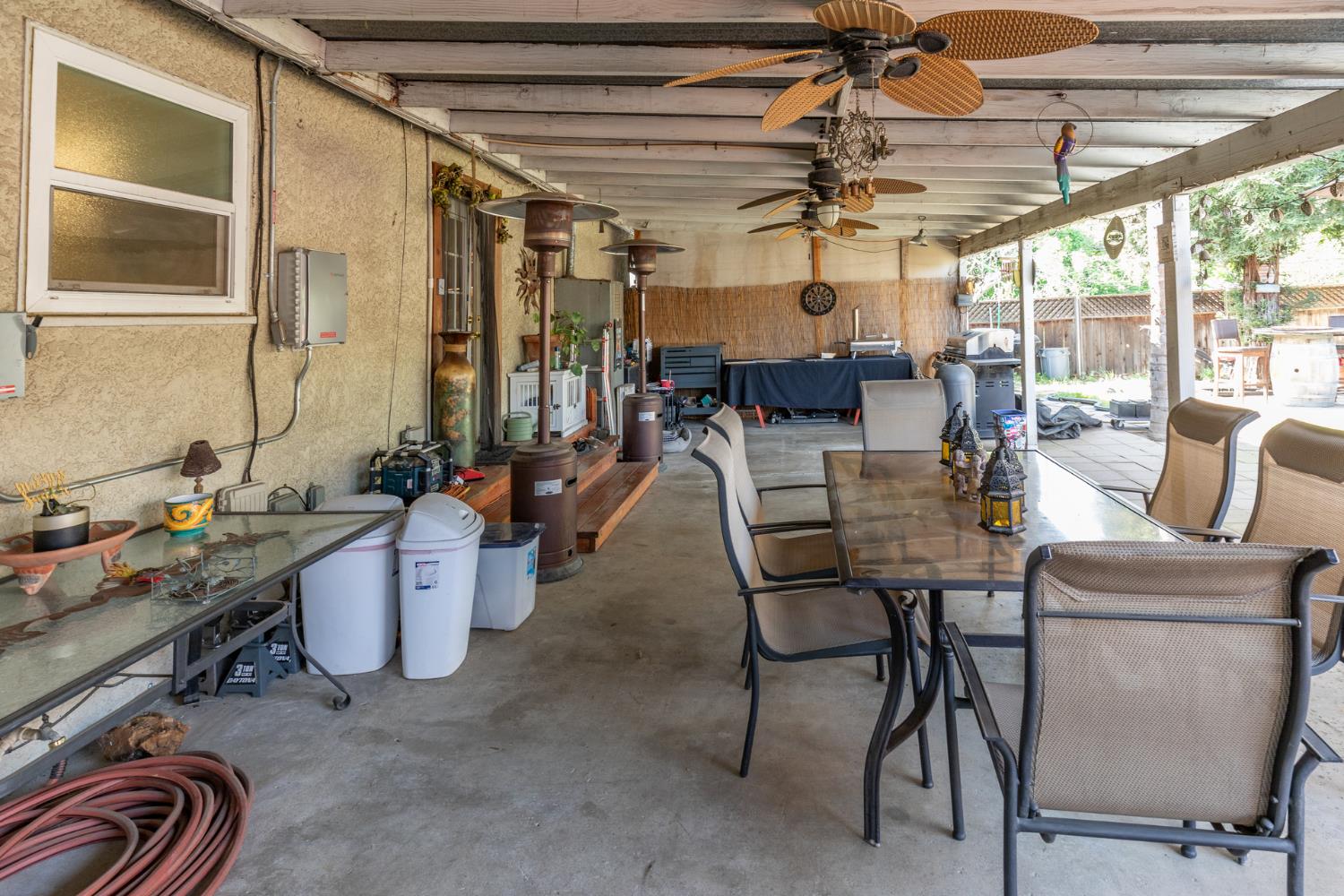 35 E Garland Ave, Fresno, CA 93704