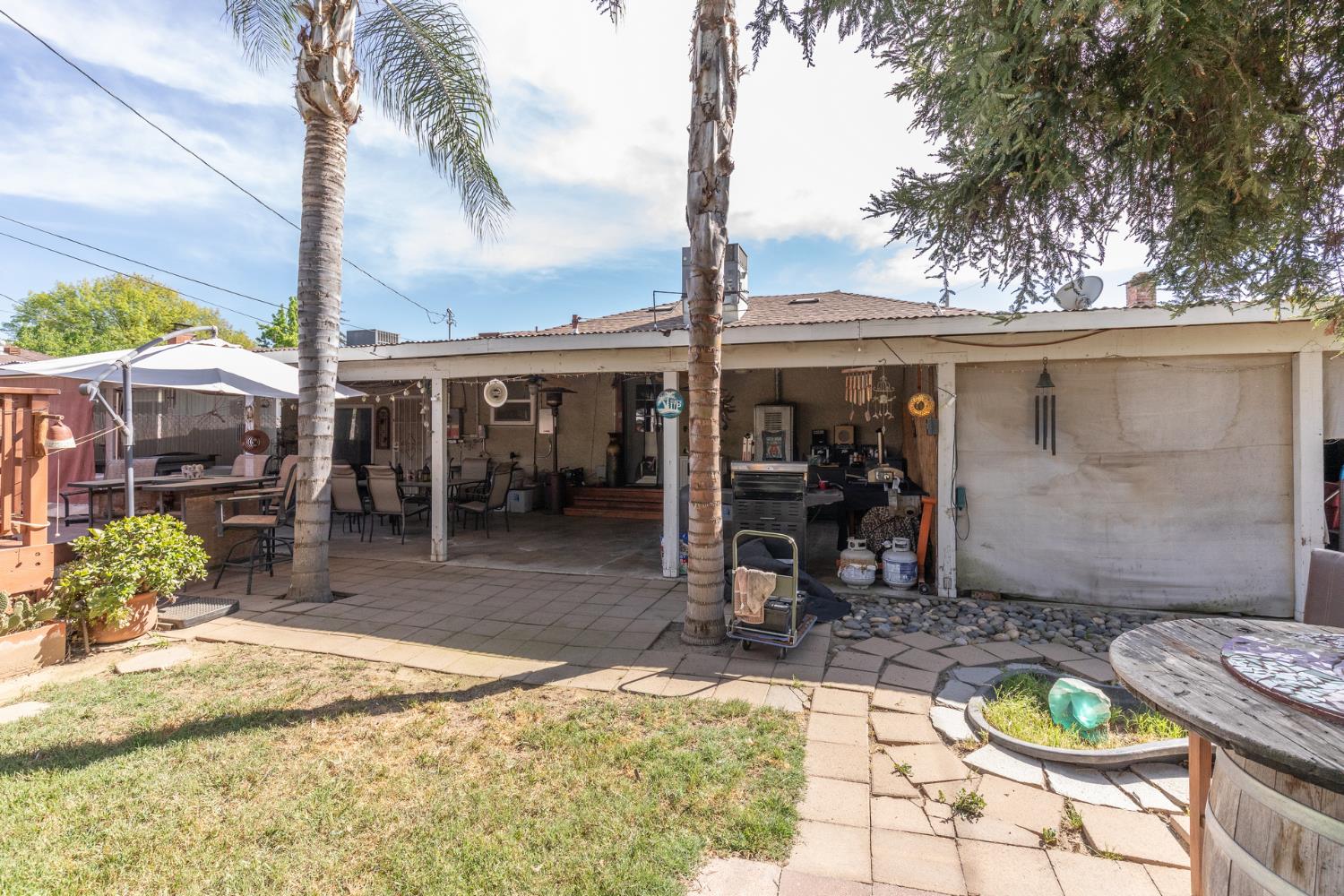 35 E Garland Ave, Fresno, CA 93704