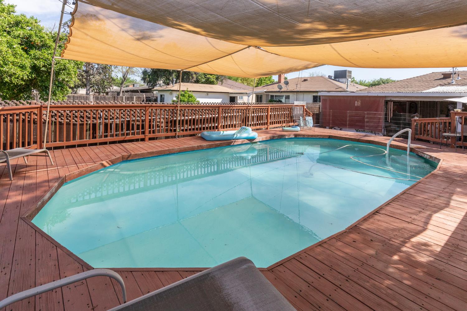 35 E Garland Ave, Fresno, CA 93704