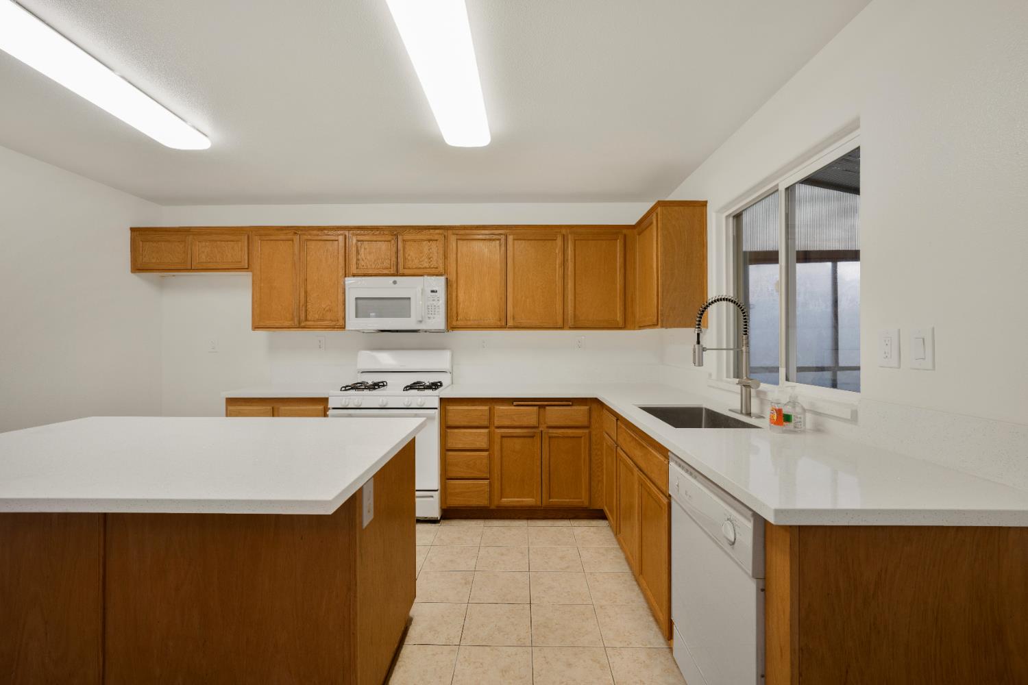 2342 N Juleston Dr, Santa Maria, CA 93458