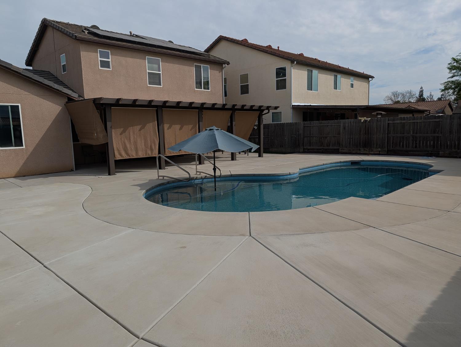 1402 Tevin Way, Madera, CA 93637