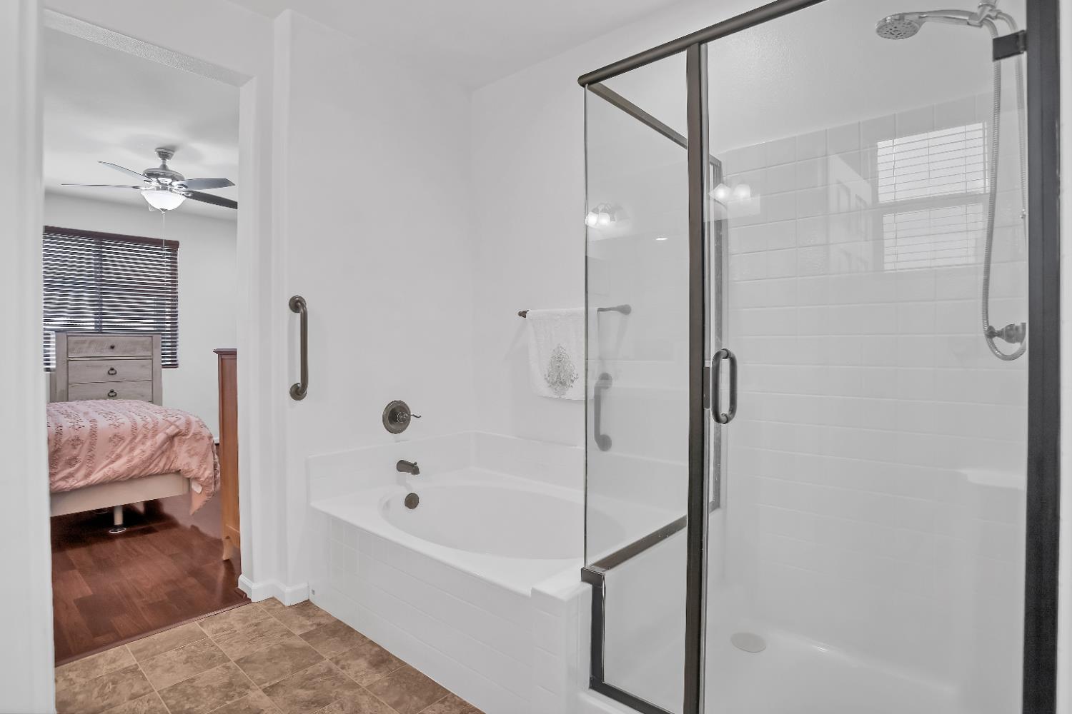 1402 Tevin Way, Madera, CA 93637