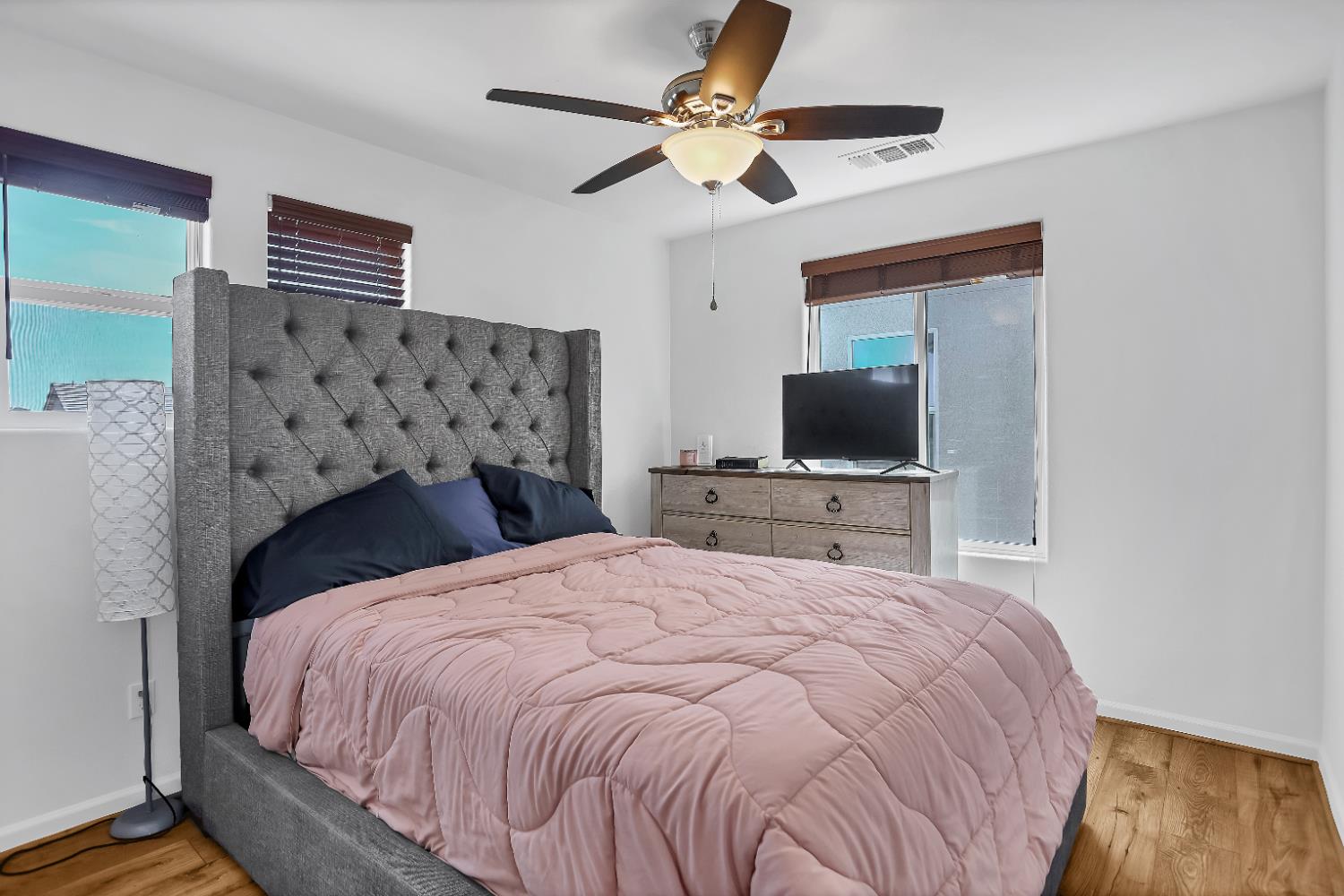 1402 Tevin Way, Madera, CA 93637