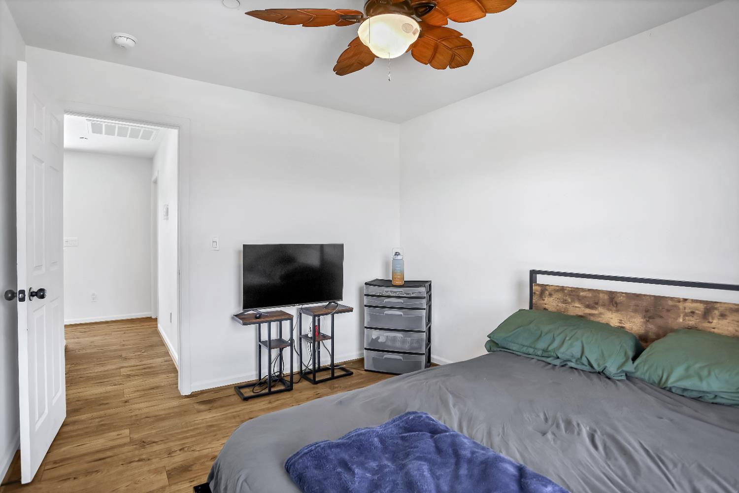 1402 Tevin Way, Madera, CA 93637