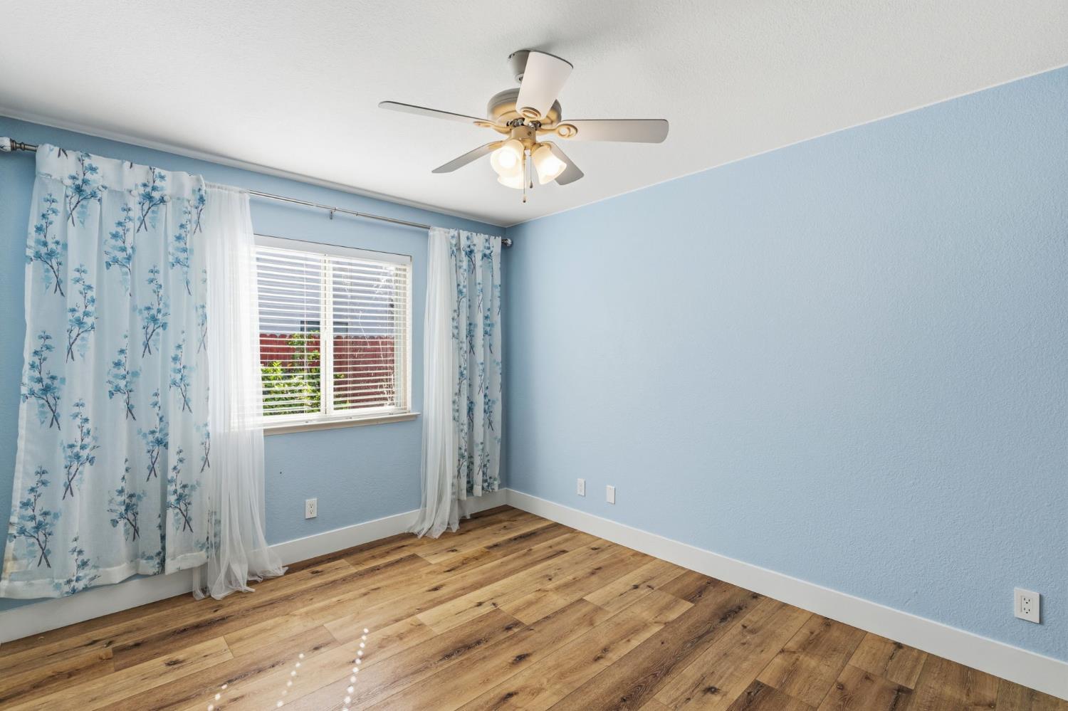 2740 E El Paso Ave, Fresno, CA 93720