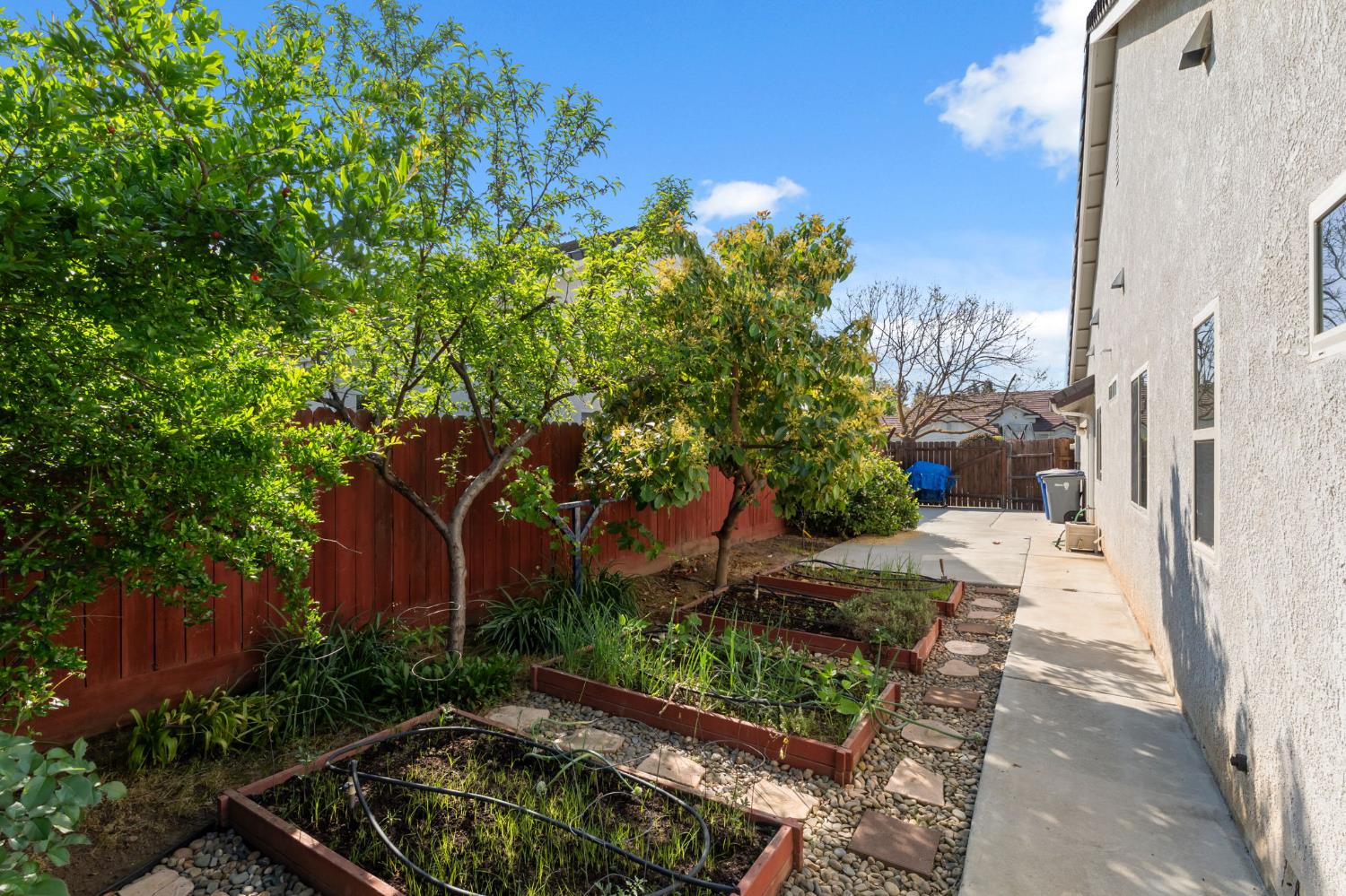 2740 E El Paso Ave, Fresno, CA 93720