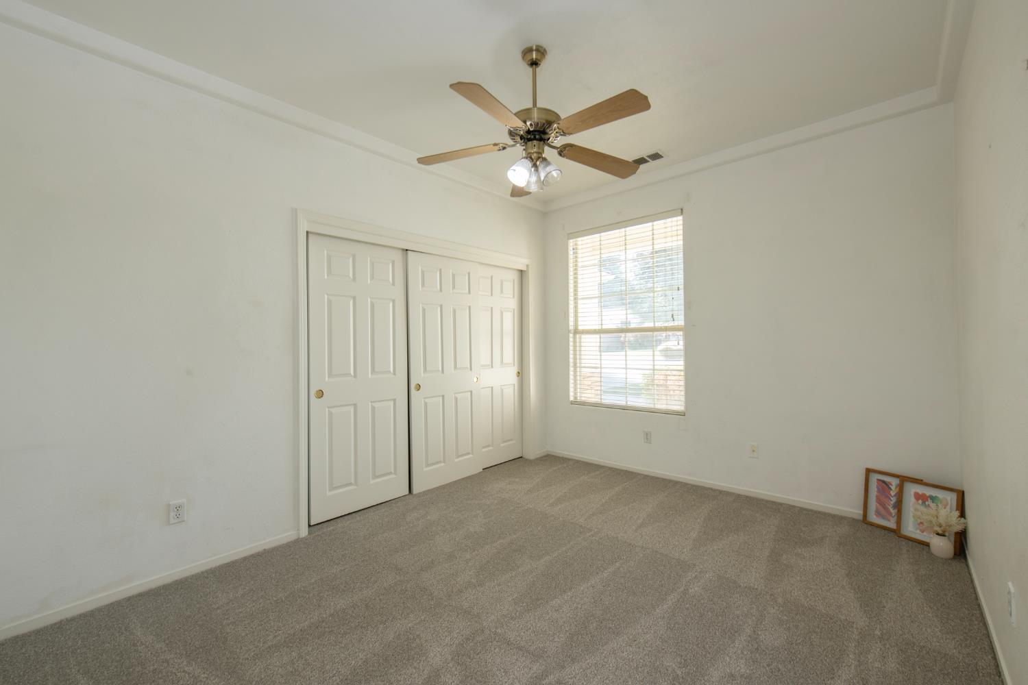 2738 W Ceres Ct, Visalia, CA 93291