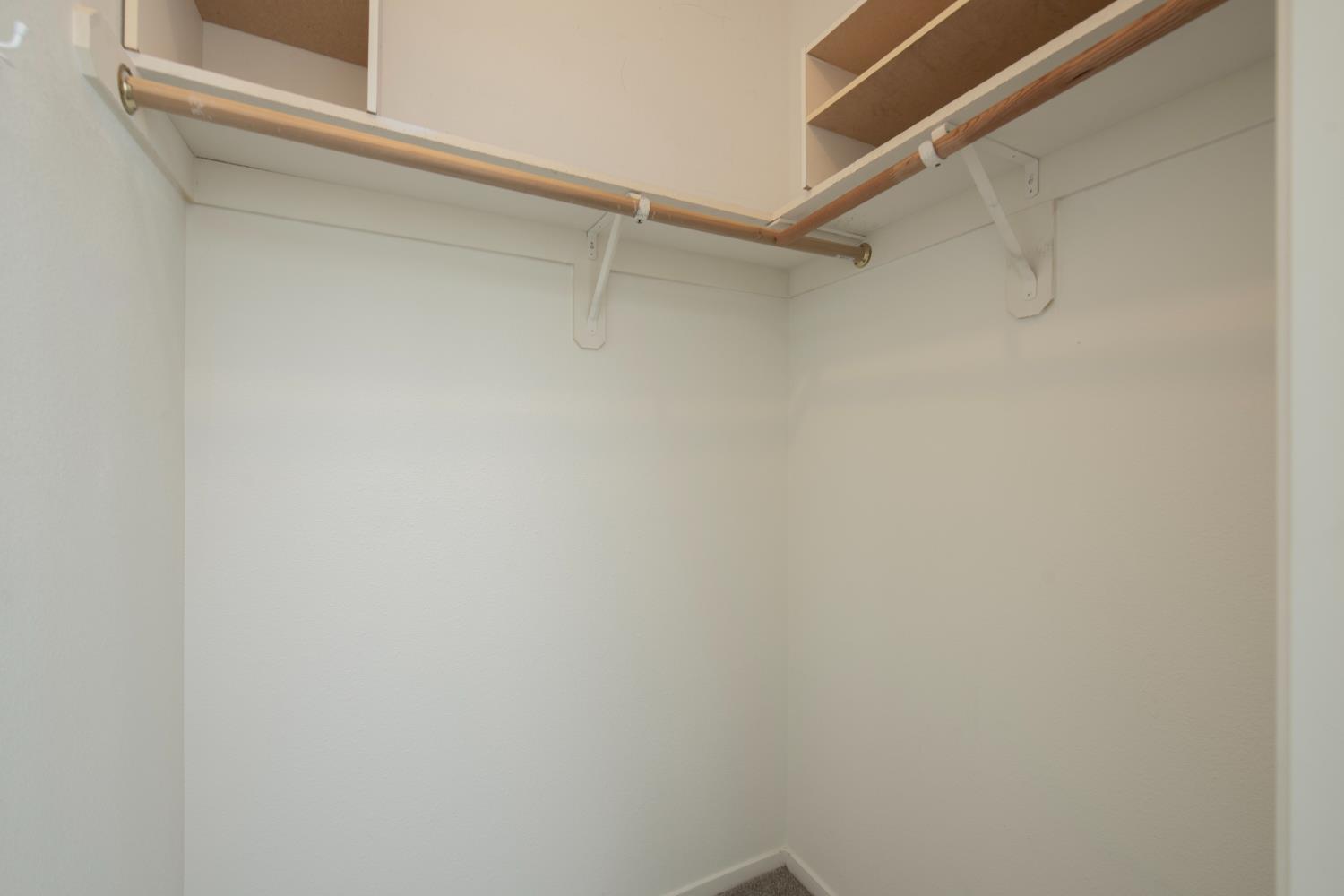 2738 W Ceres Ct, Visalia, CA 93291