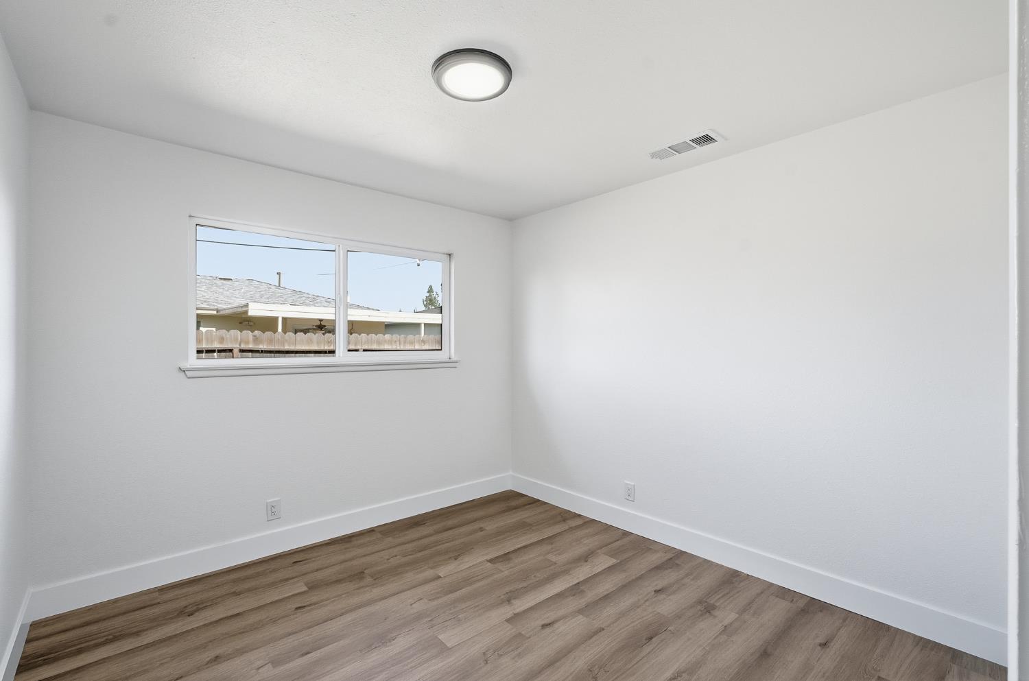 505 W Pico Ave, Clovis, CA 93612