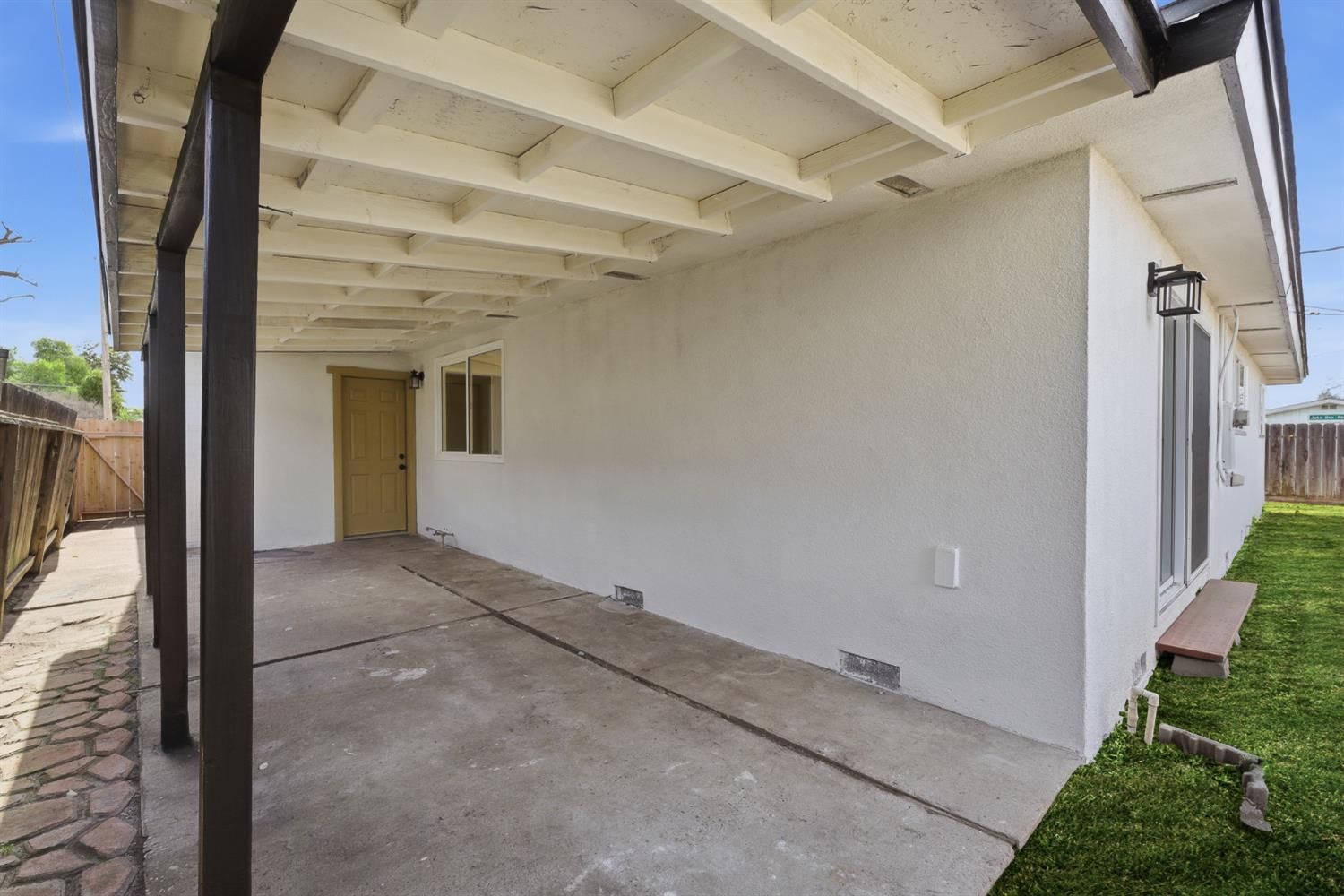 505 W Pico Ave, Clovis, CA 93612