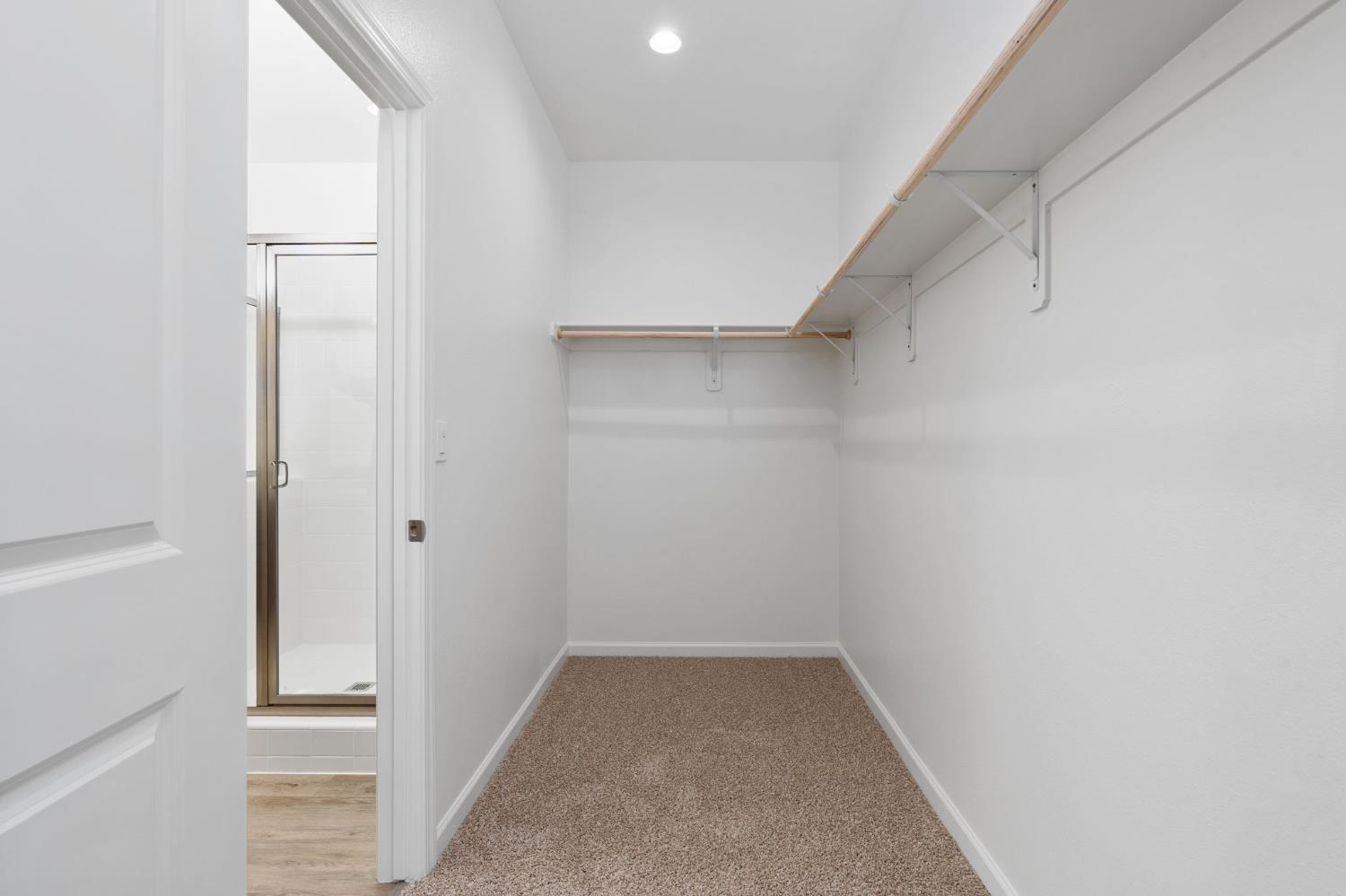 1193 Magnolia Ct W, Madera, CA 93636