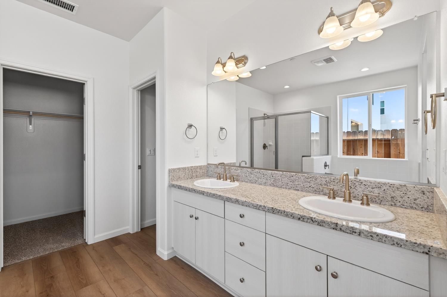 1193 Magnolia Ct W, Madera, CA 93636