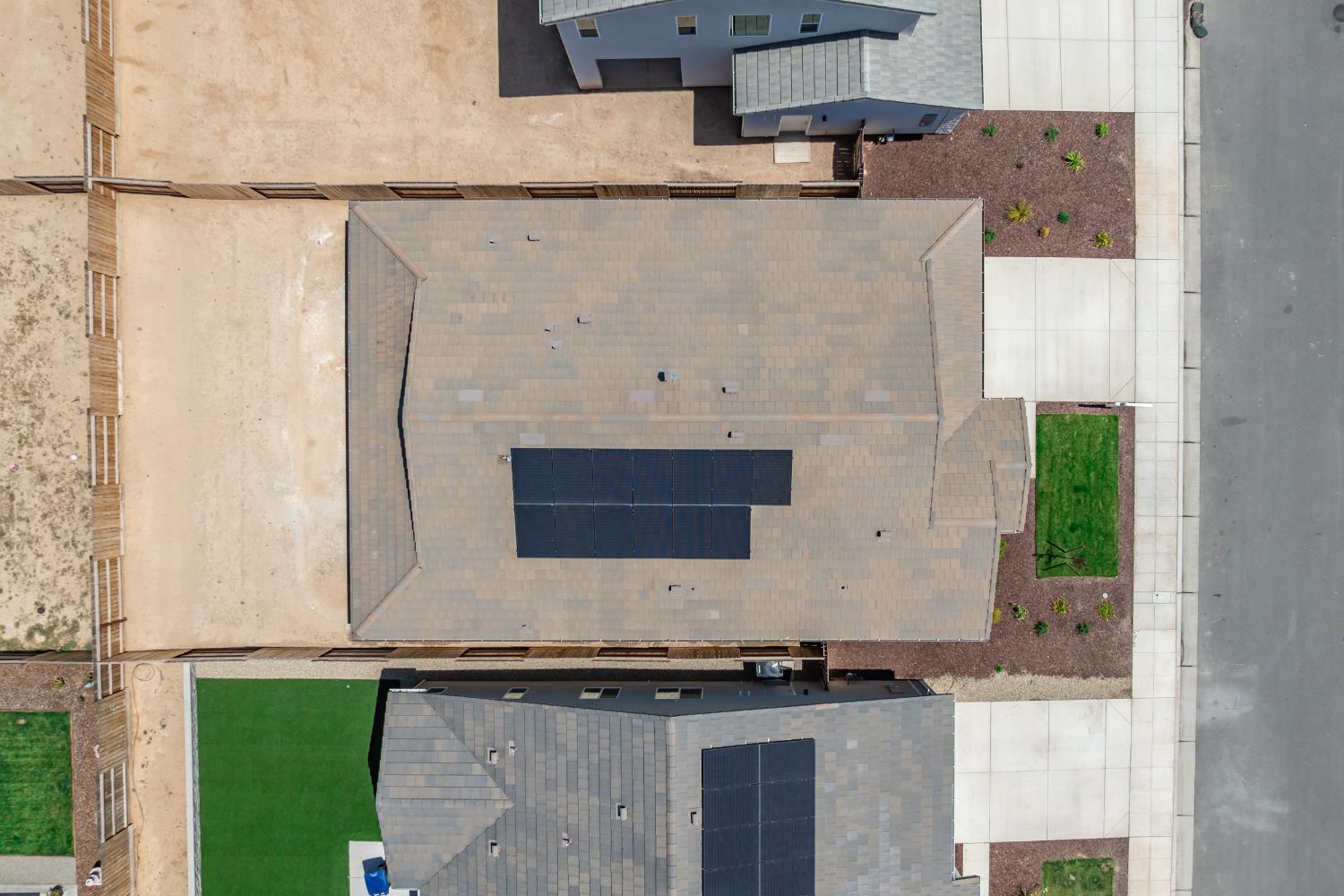 1193 Magnolia Ct W, Madera, CA 93636