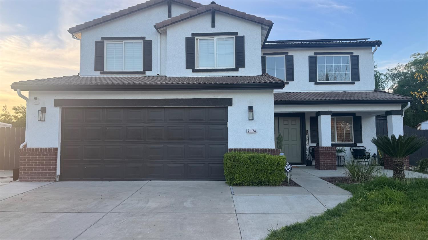2174 W Picadilly Ln, Hanford, CA 93230