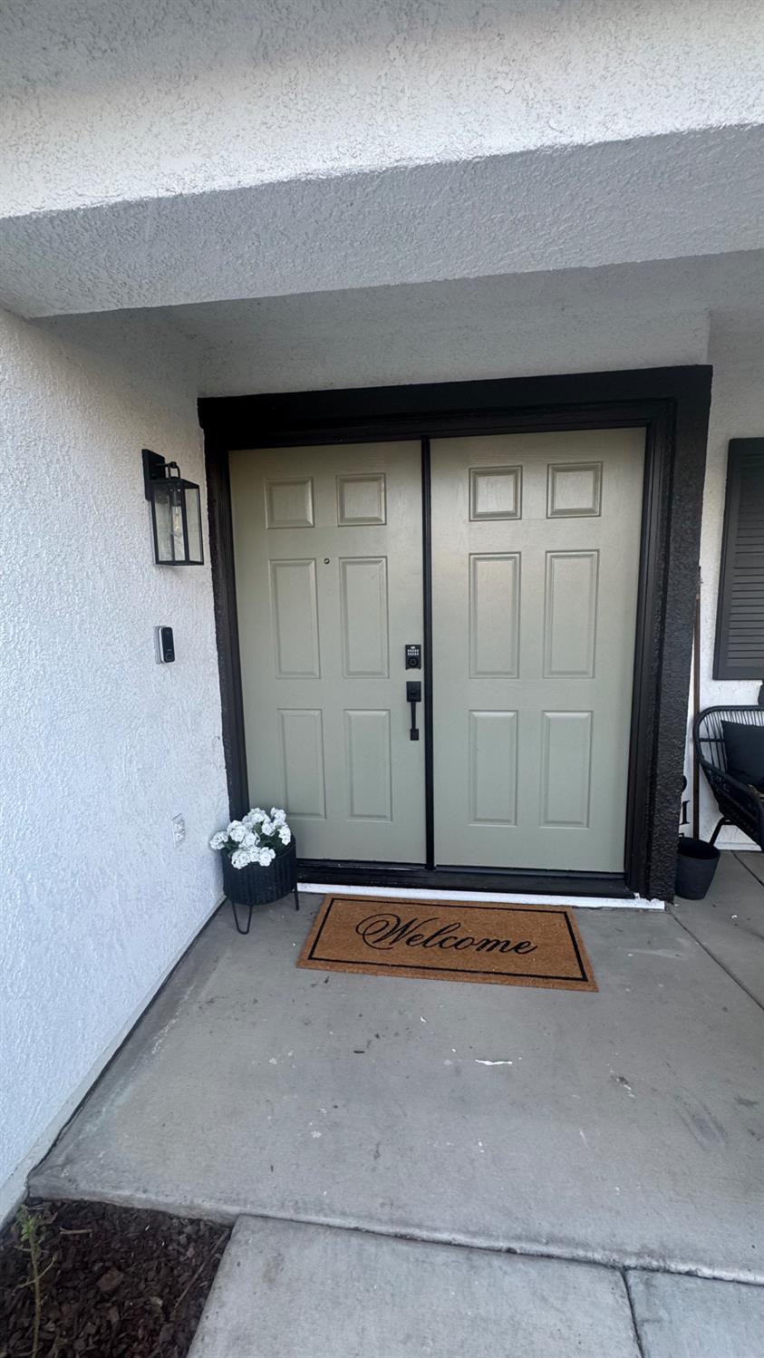 2174 W Picadilly Ln, Hanford, CA 93230